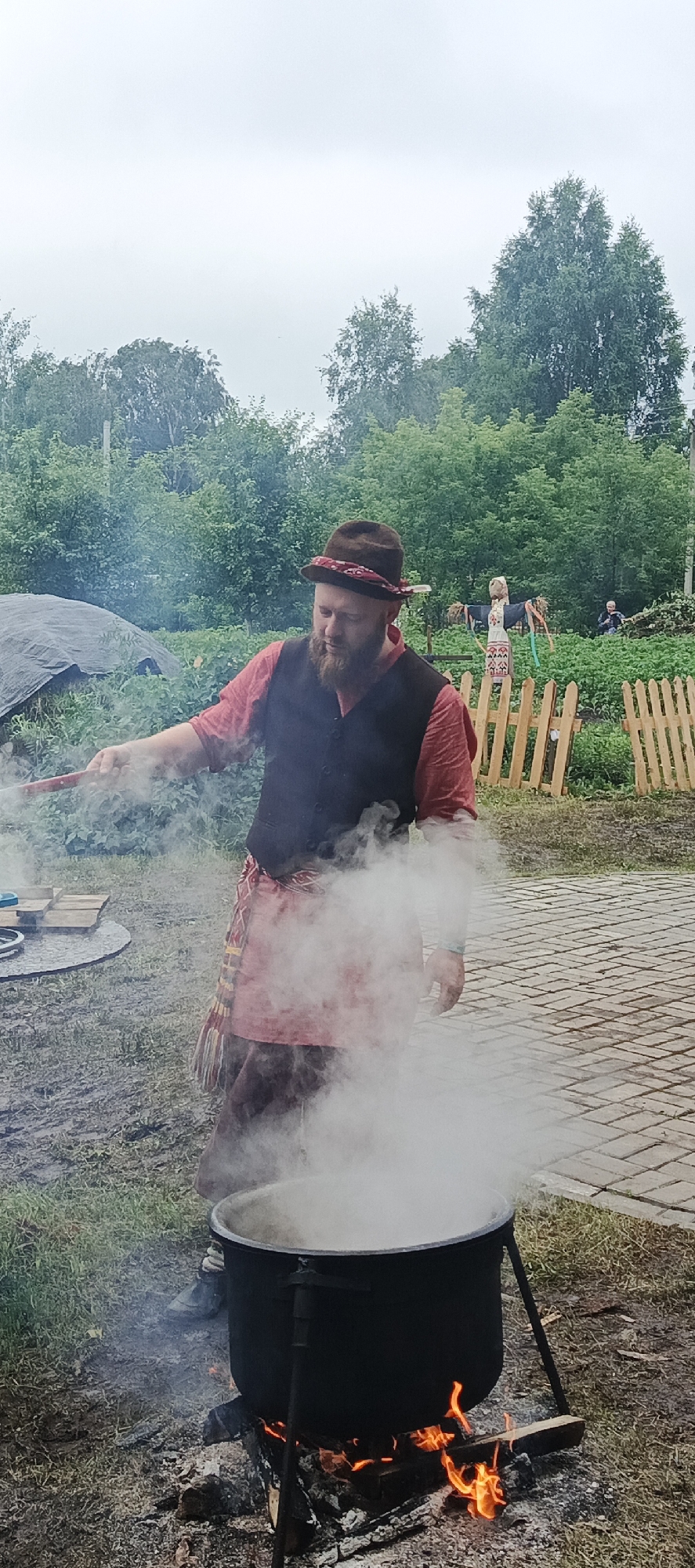 Folk festival in full swing at Starye Bygi village