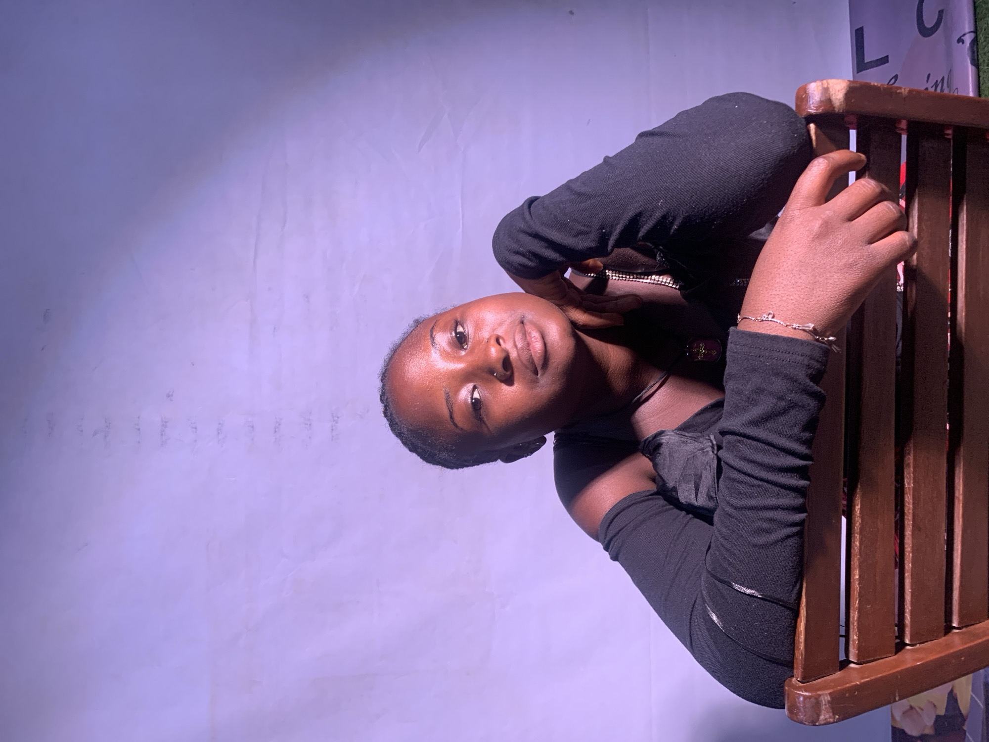 Portrait session and indoor activities documented in Jos studio