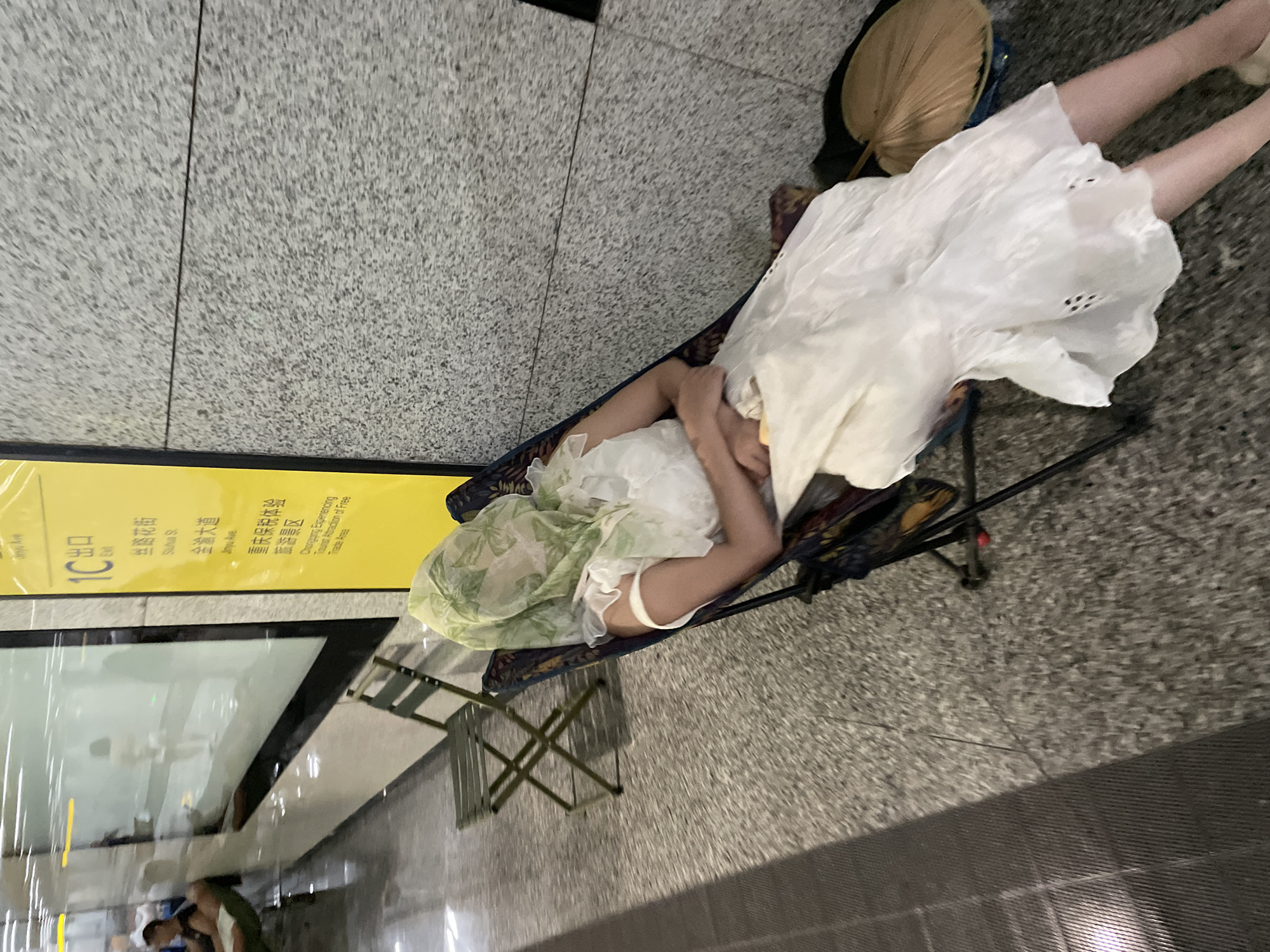Morning layover scene at a Liangjiang transit hub