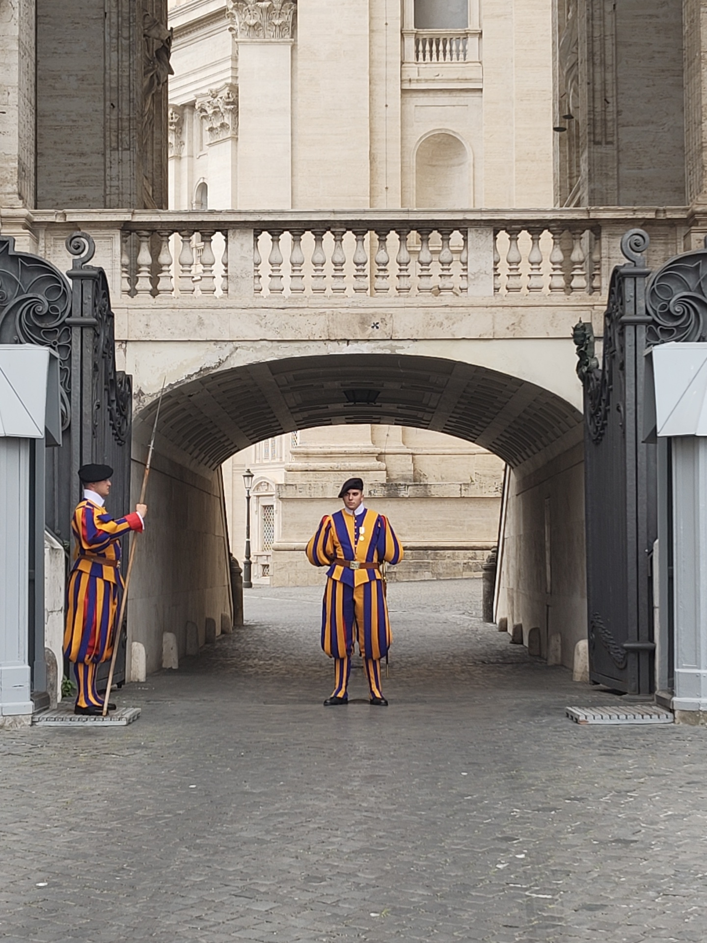 Swiss Guards maintain traditional watch at Vatican City