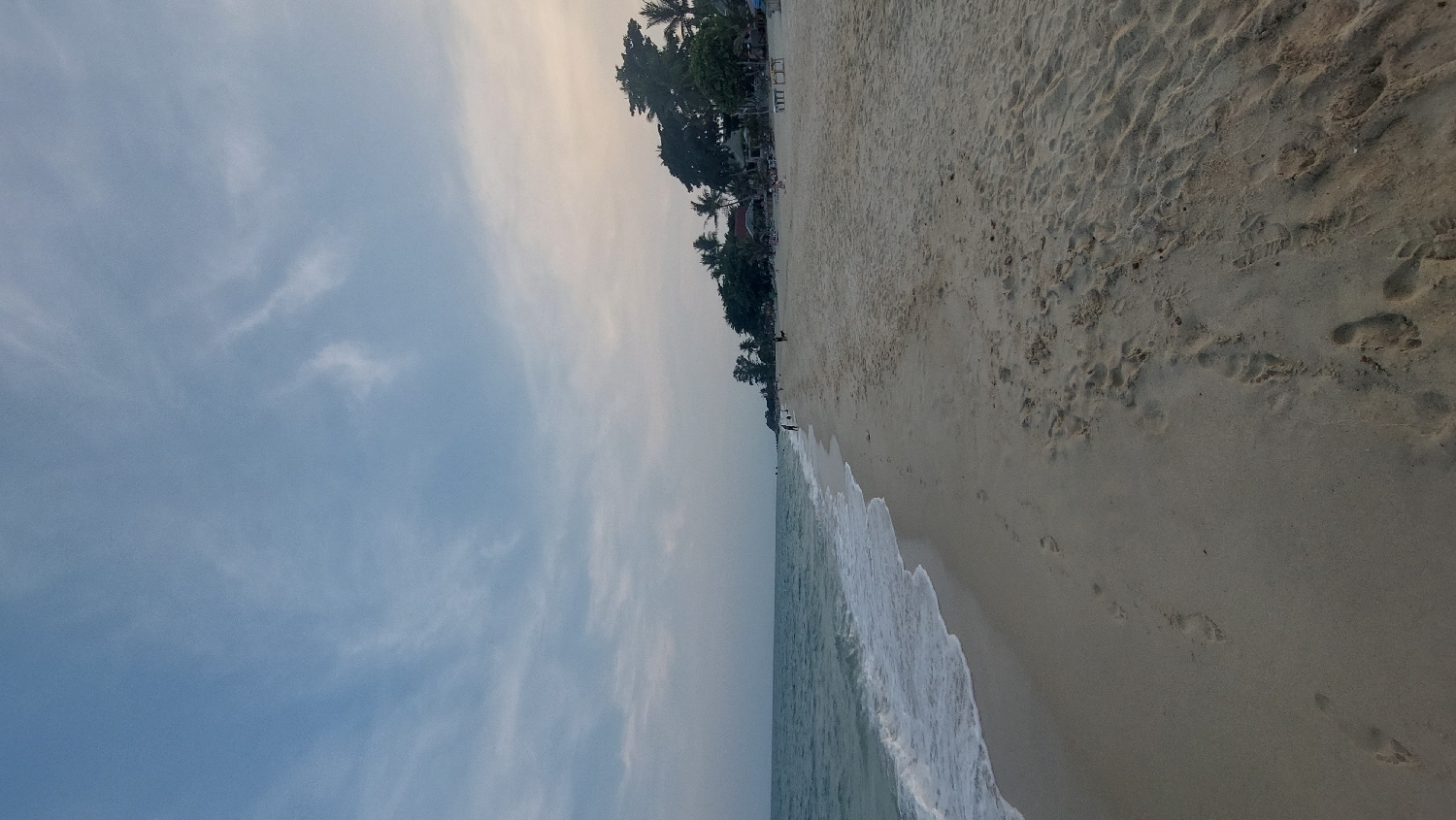 Calm morning beach conditions documented at Baan Lamai, Thailand