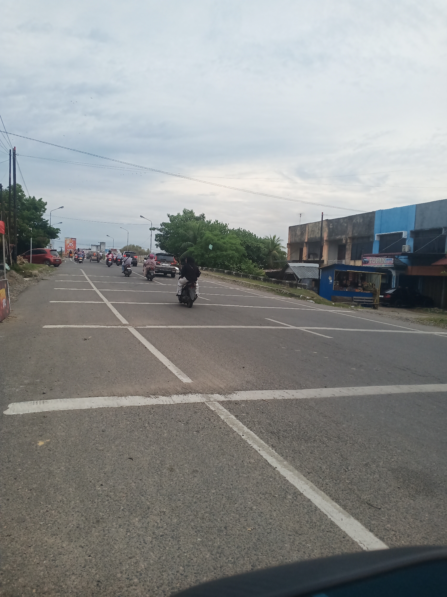 Daily life documented in Lhokseumawe streets and markets