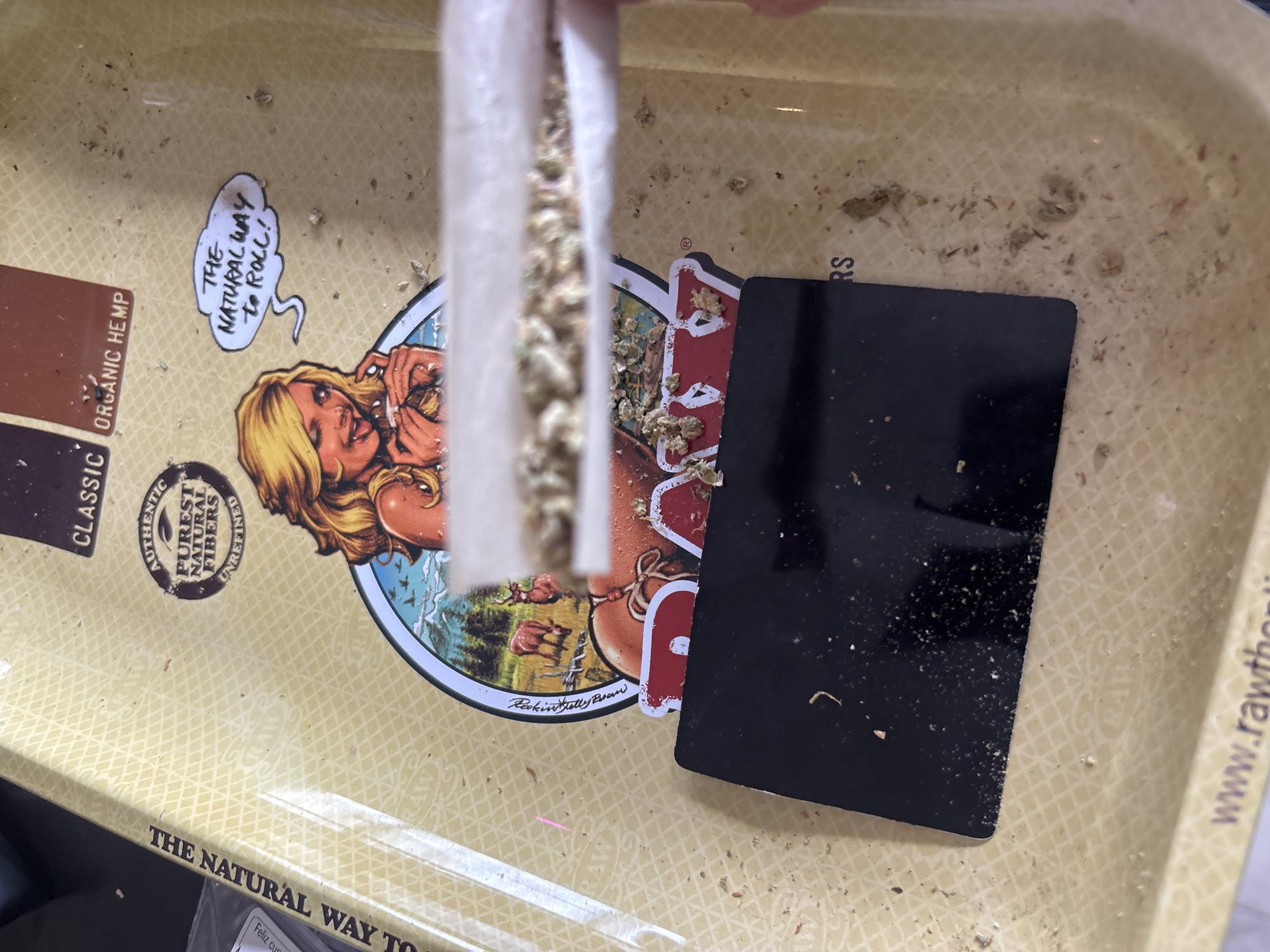 Personal cannabis session documented in Buenos Aires residential area