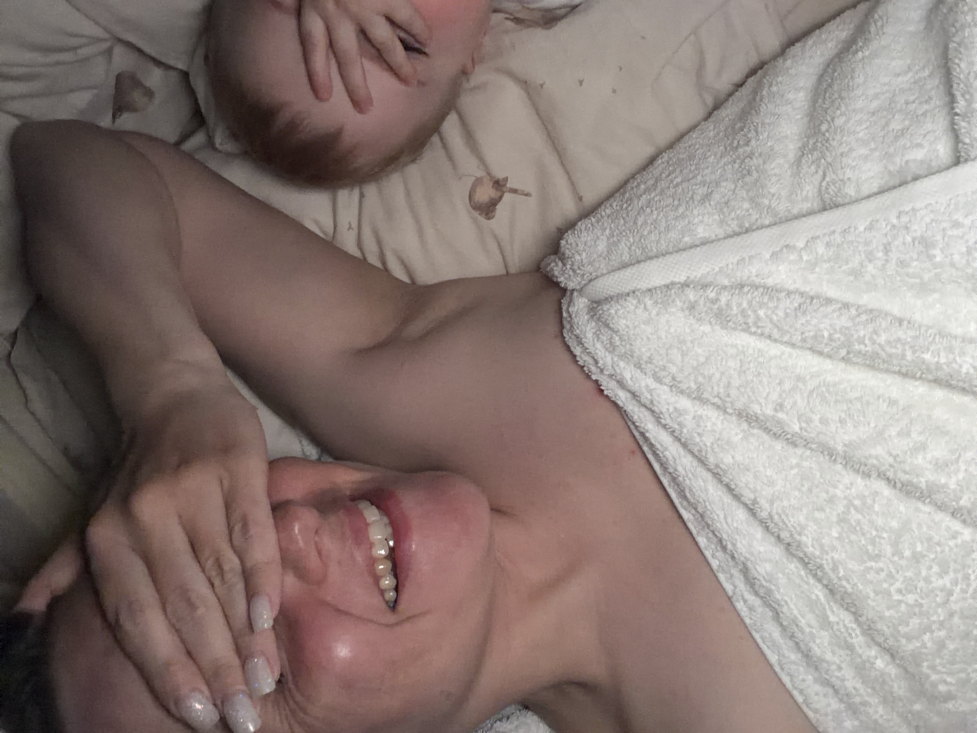 Toddler's messy yogurt feeding time captured in Votkinsk family home