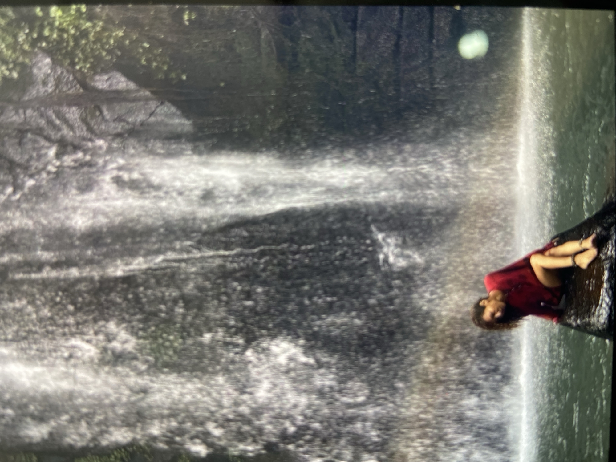 Woman spotted at Mengwitani waterfall during morning hours