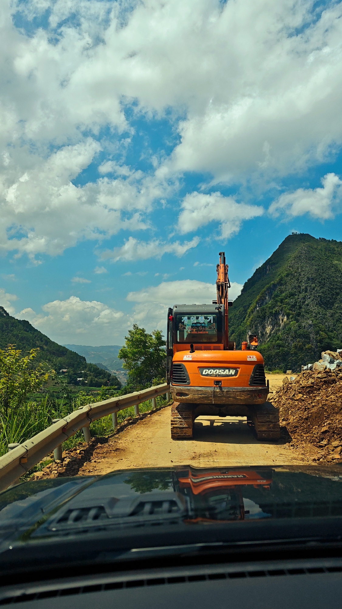 Road construction observed in Vietnamese mountain commune