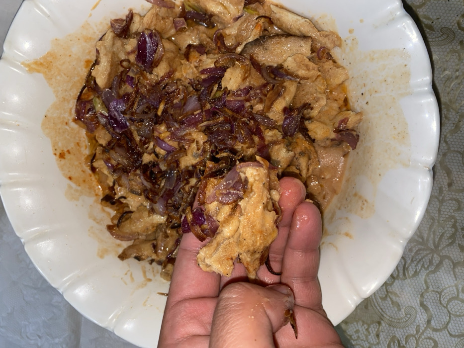 Traditional Afghan chicken dish documented in Kandahar