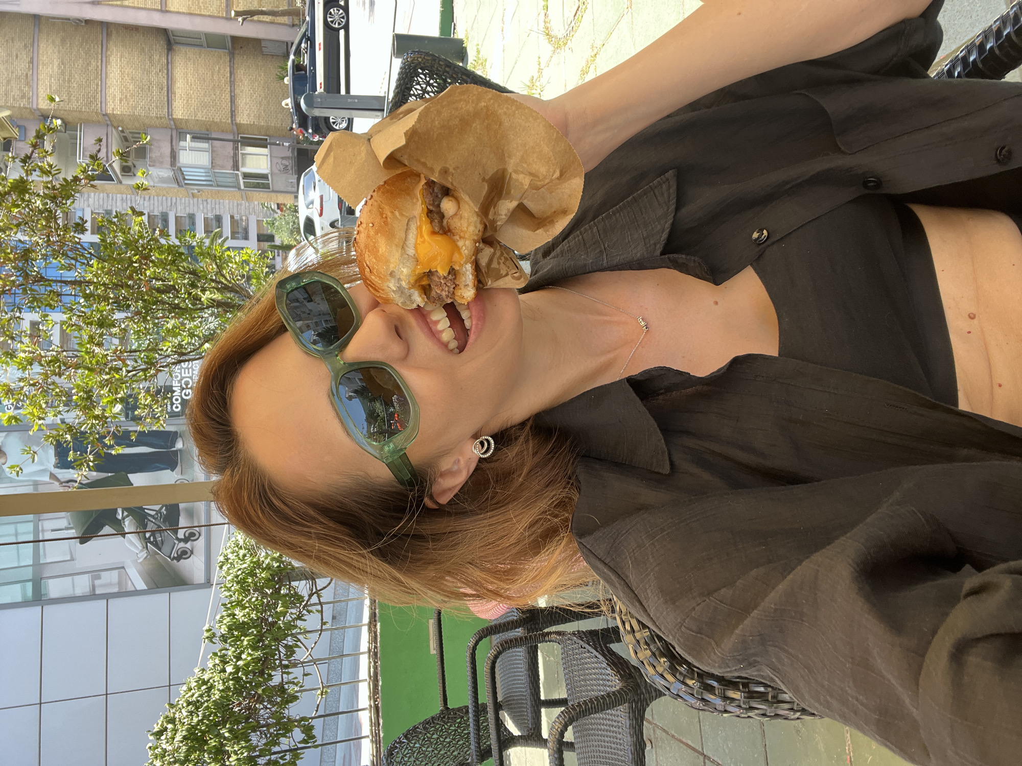 Lazy summer morning in Budva: street food and a cat-bird standoff