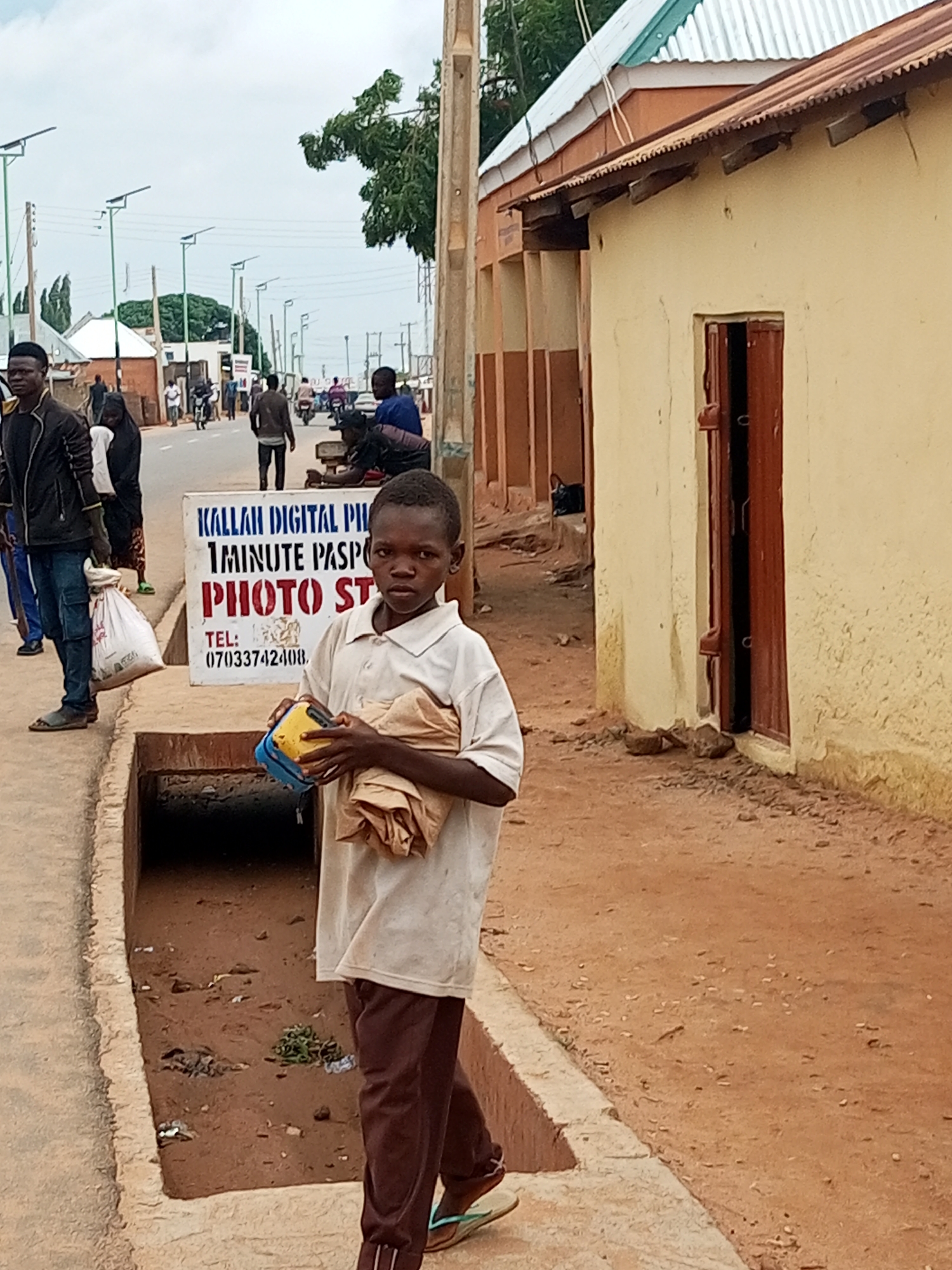 Everyday street-level activity in Tempure, Nigeria