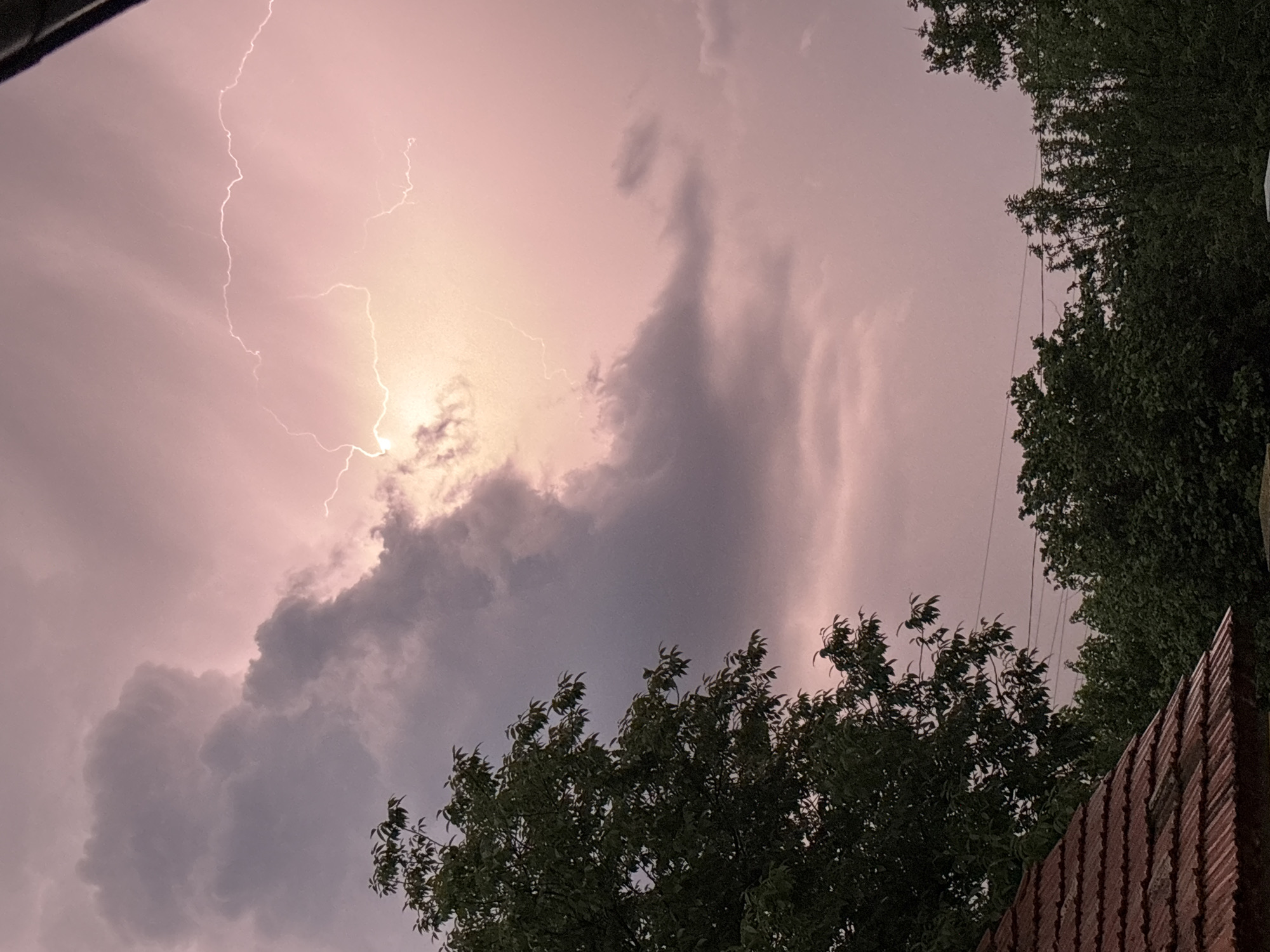 Thunderstorm with lightning strikes hits Pchelnik, Bulgaria