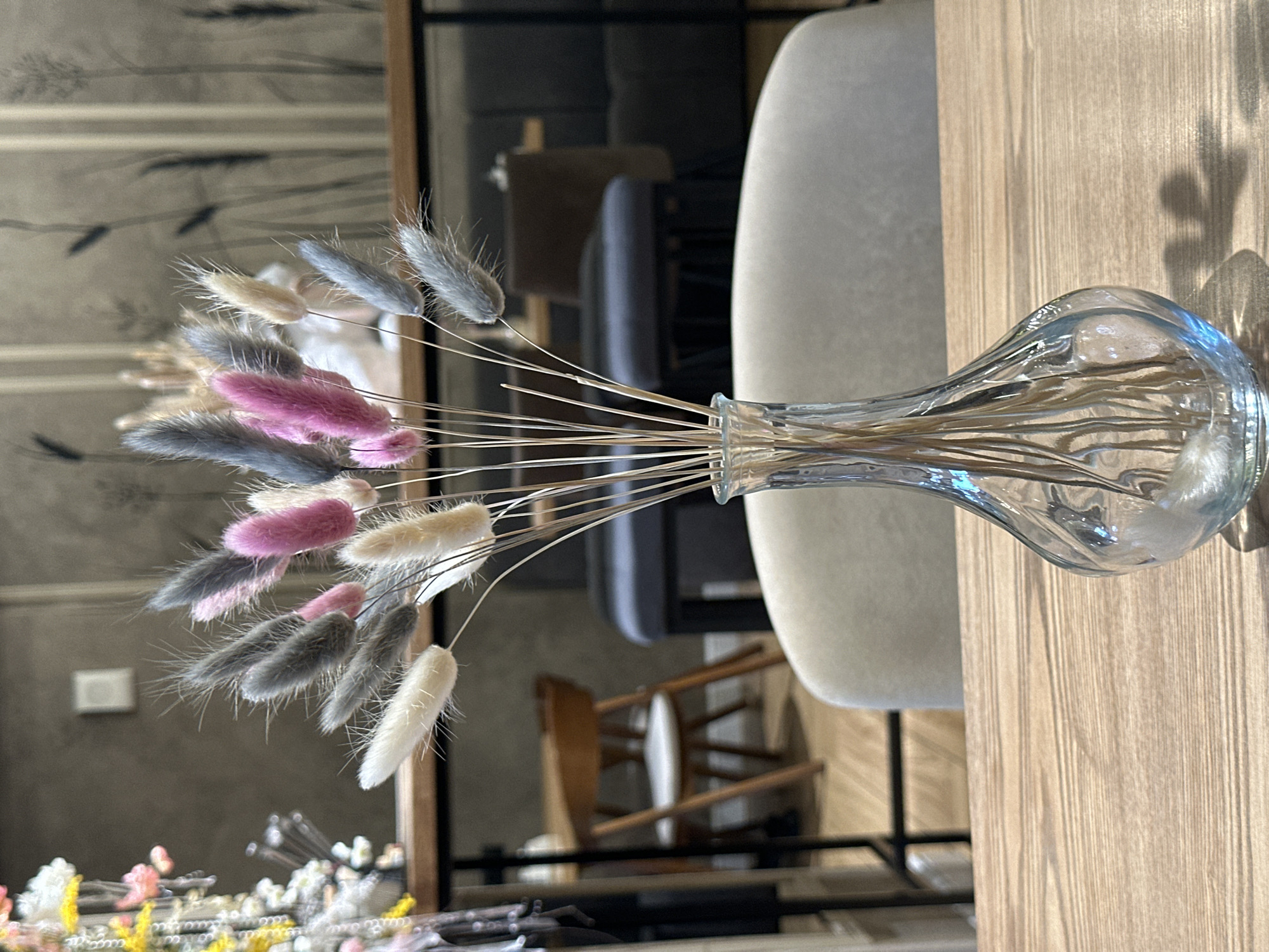Cafe decor and a manicure session in Blagoveshchensk