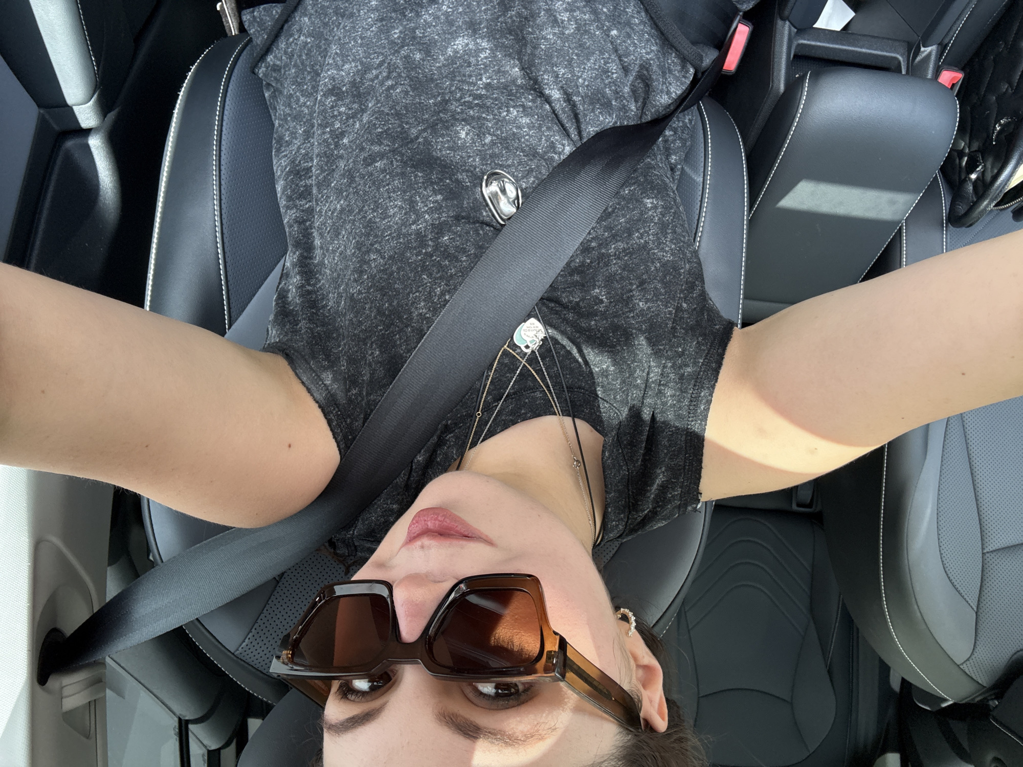 Woman documents packing, outfit changes in Santa Clara Ocoyucan