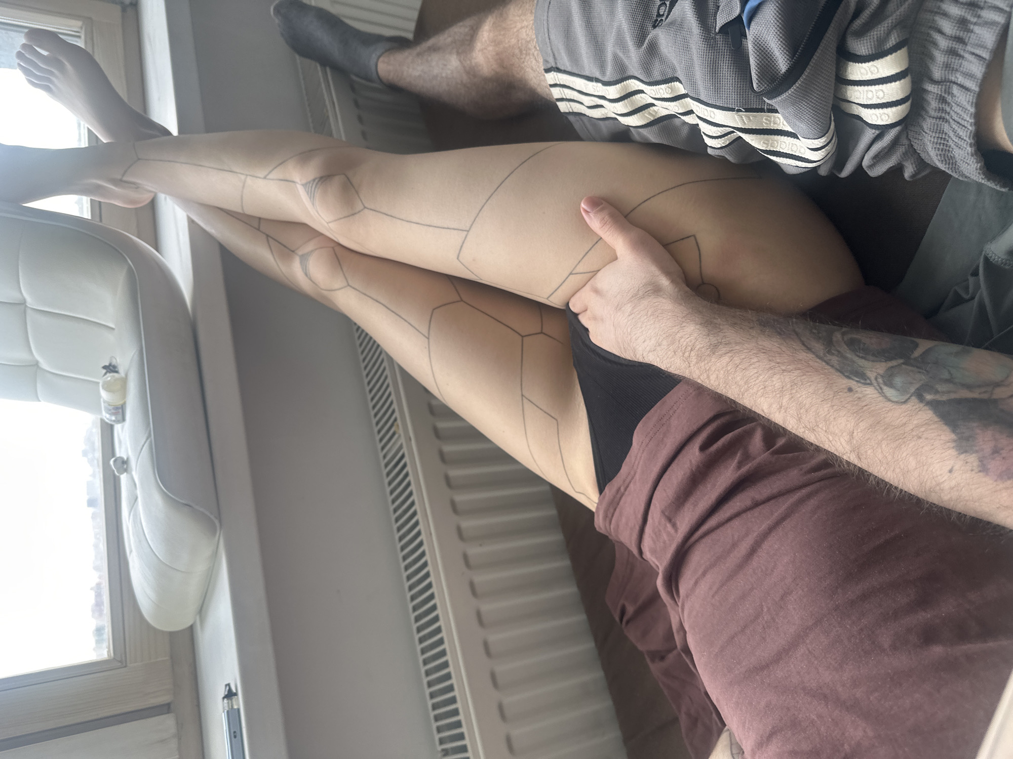 Everyday moments in Khimki: tattoo session, bird feeding