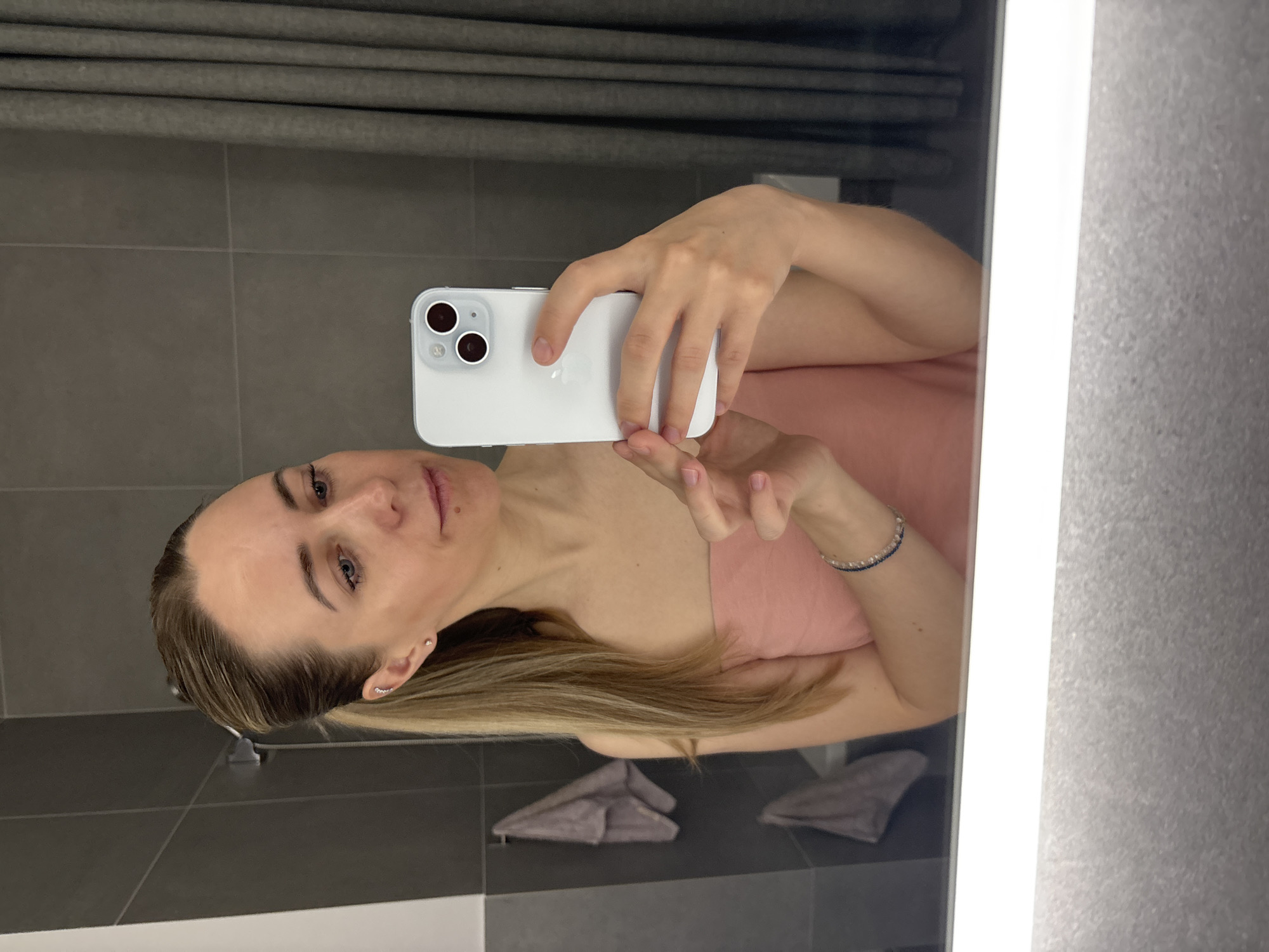 Woman takes bathroom selfie in Chaikovsky, Russia