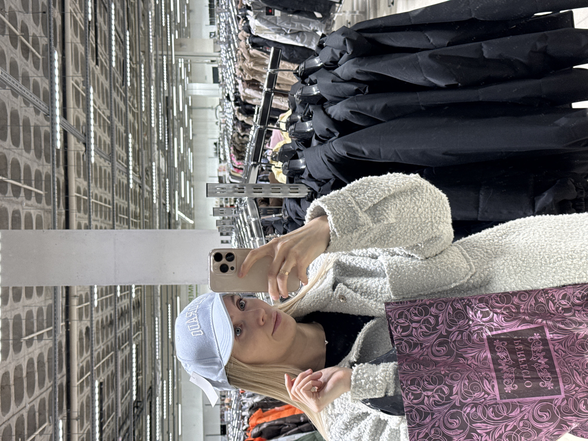 Woman Takes Multiple Shopping Mall Selfies in Izhevsk