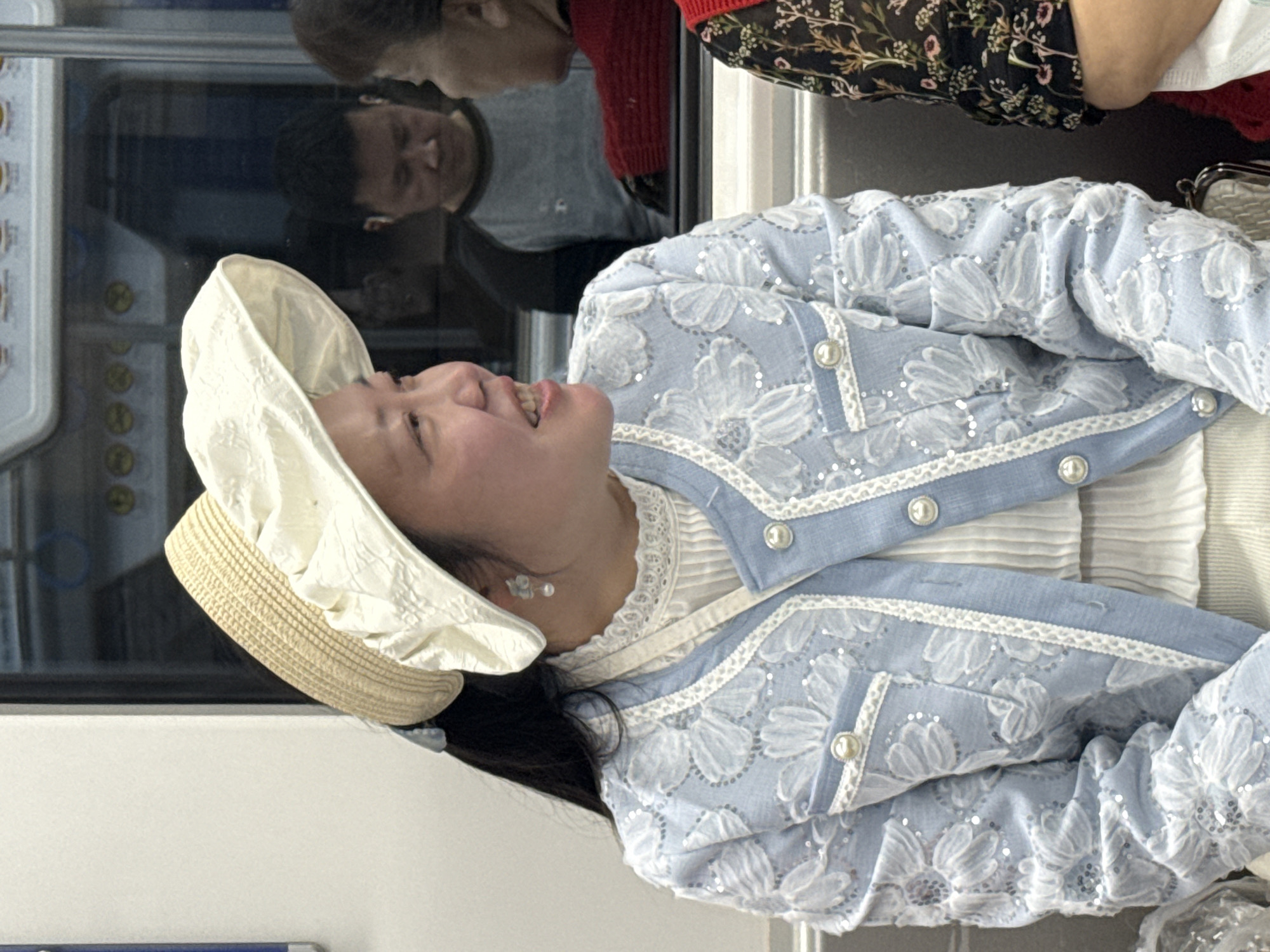 Tourists visit ancient stone carvings in Jiulongpo District