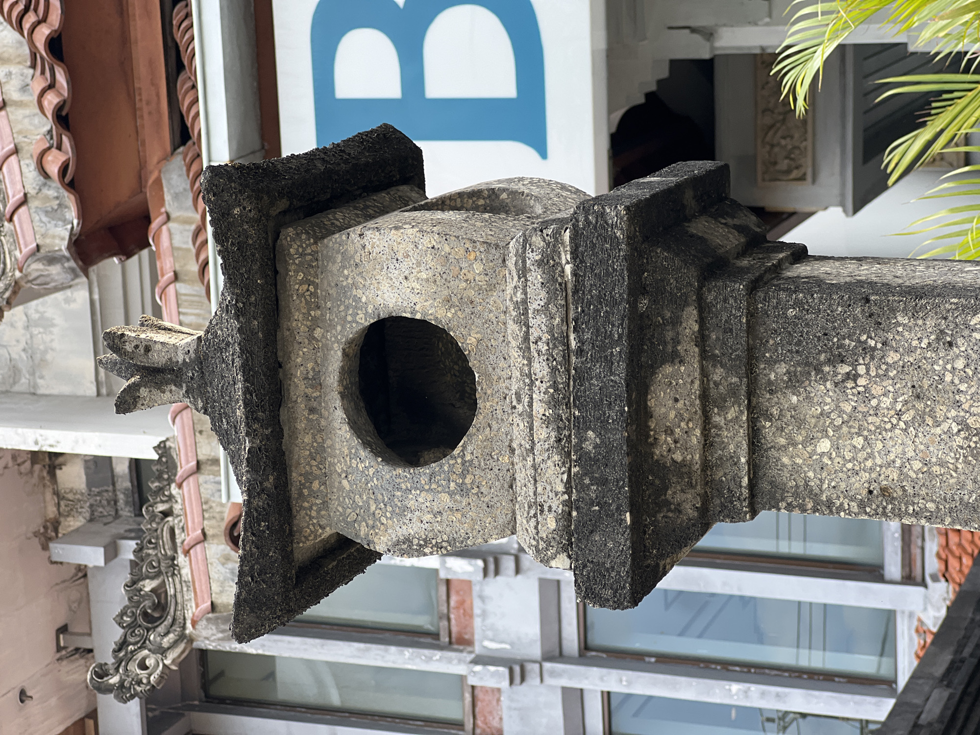 Kuta street details: statues, palms, and everyday scenes