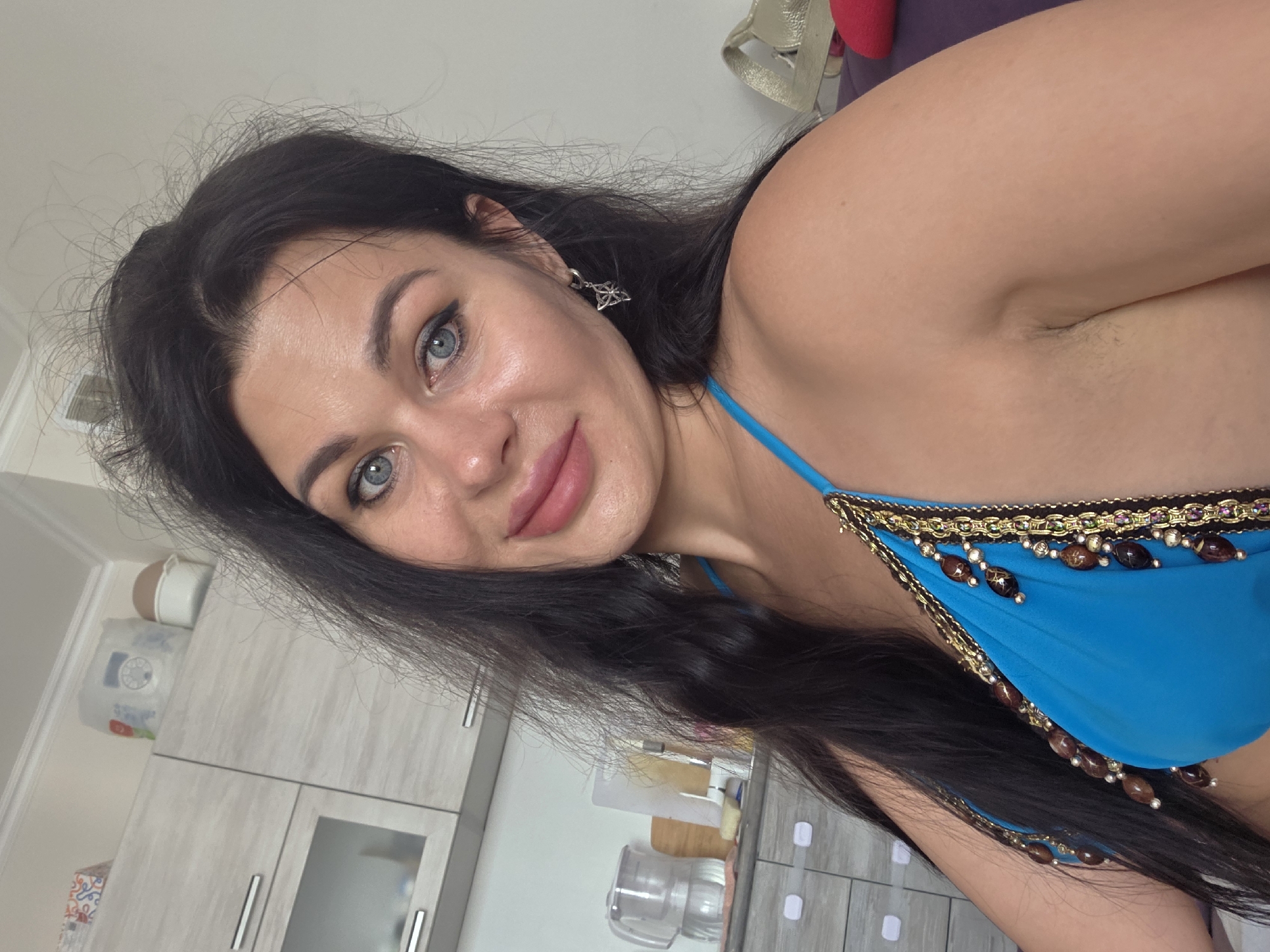 Woman's early morning selfie session documented in Sochi