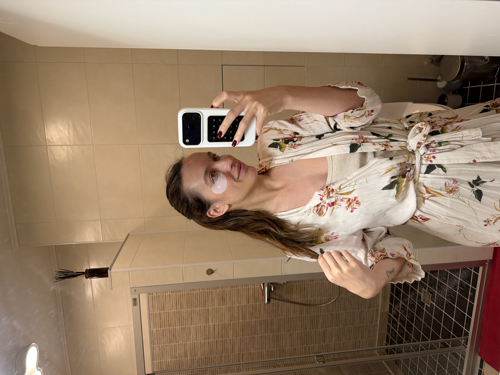 Woman documents morning routine with selfie and breakfast photos