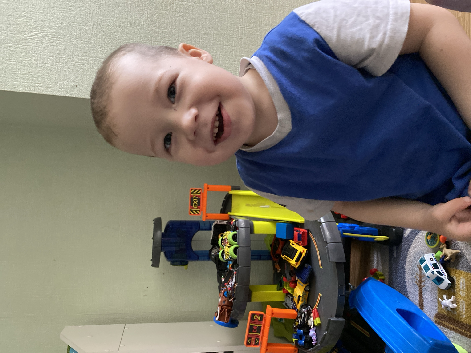 Child's playtime moments documented in Sochi home