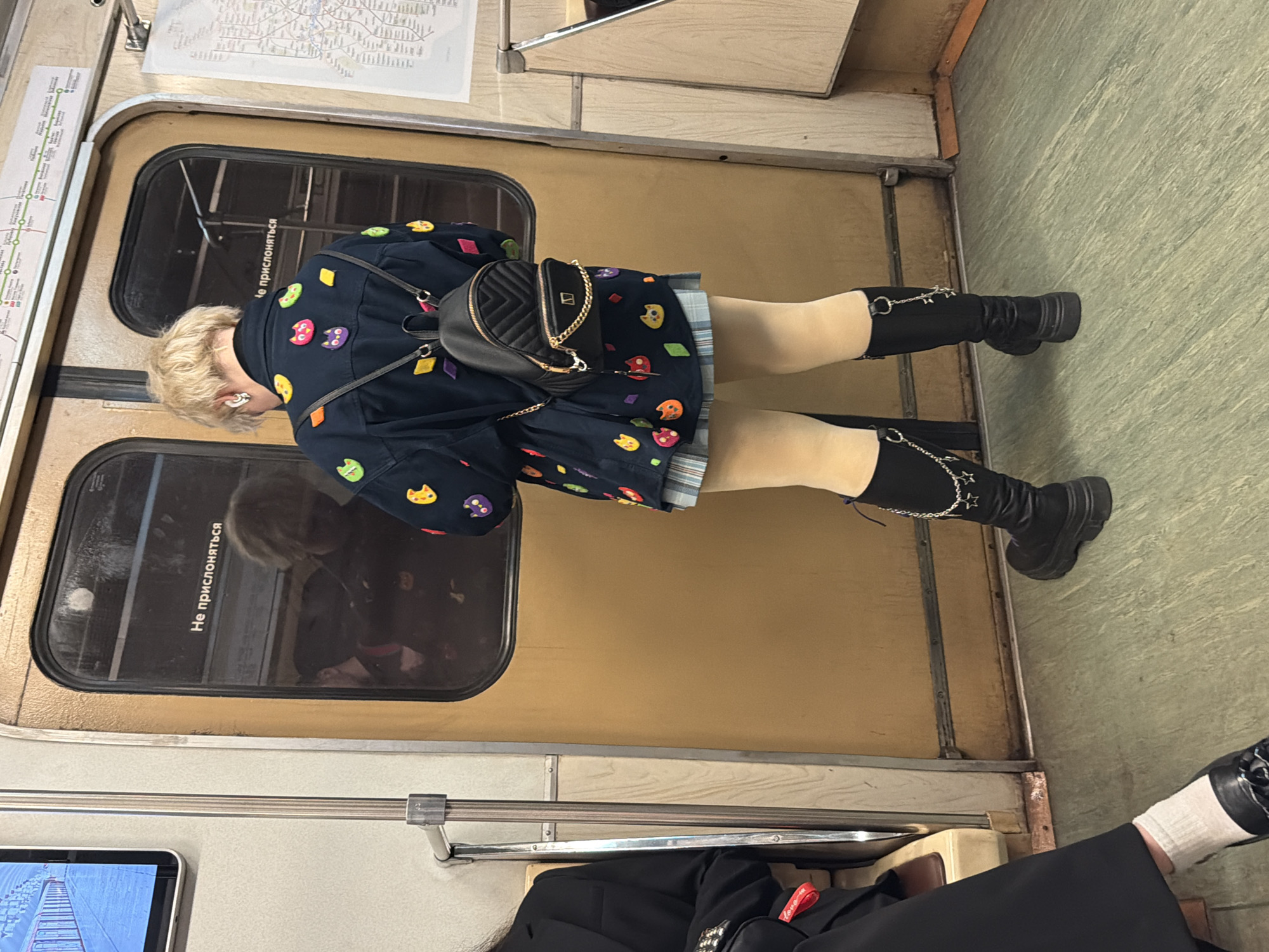 Moscow Metro scenes capture commuter life and street performance