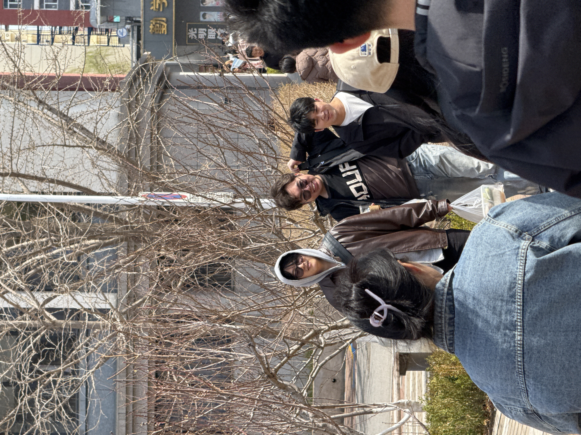Late-night student gathering observed near Jinling Institute, Zhongtun