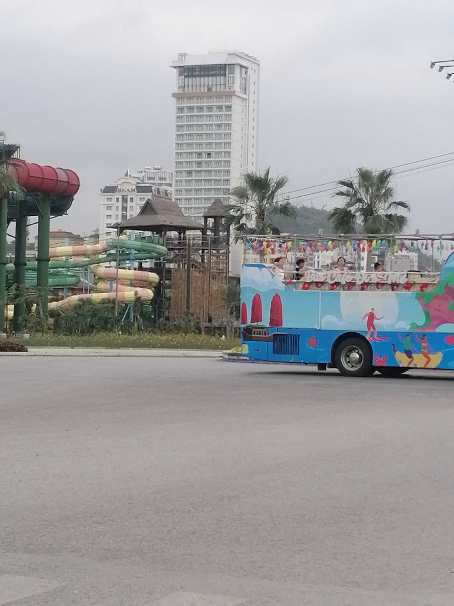 Morning scenes from tourist district in Ha Long, Vietnam