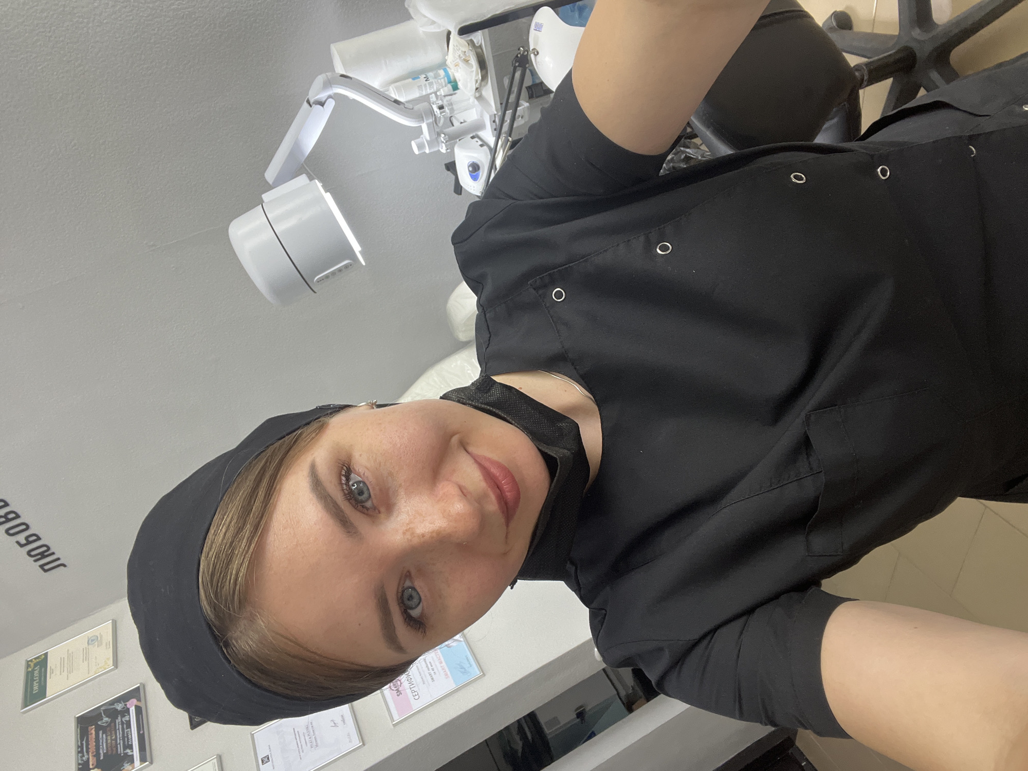 Selfies in scrubs at a Stepnogorsk salon or medical office