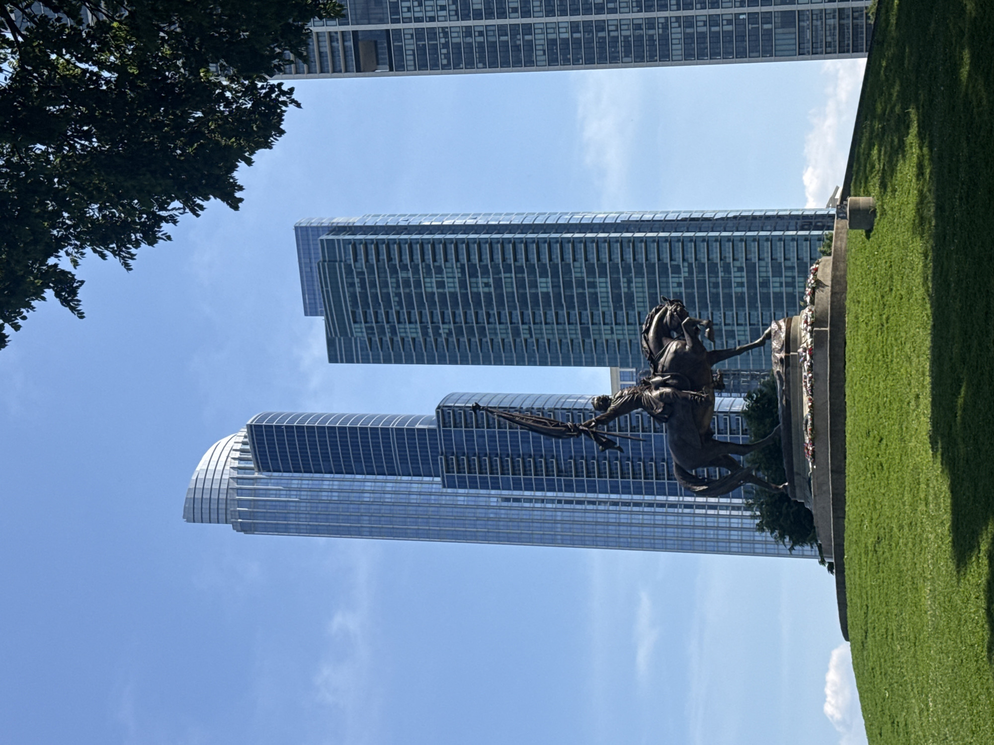 Evening stroll activity documented around Grant Park, Chicago