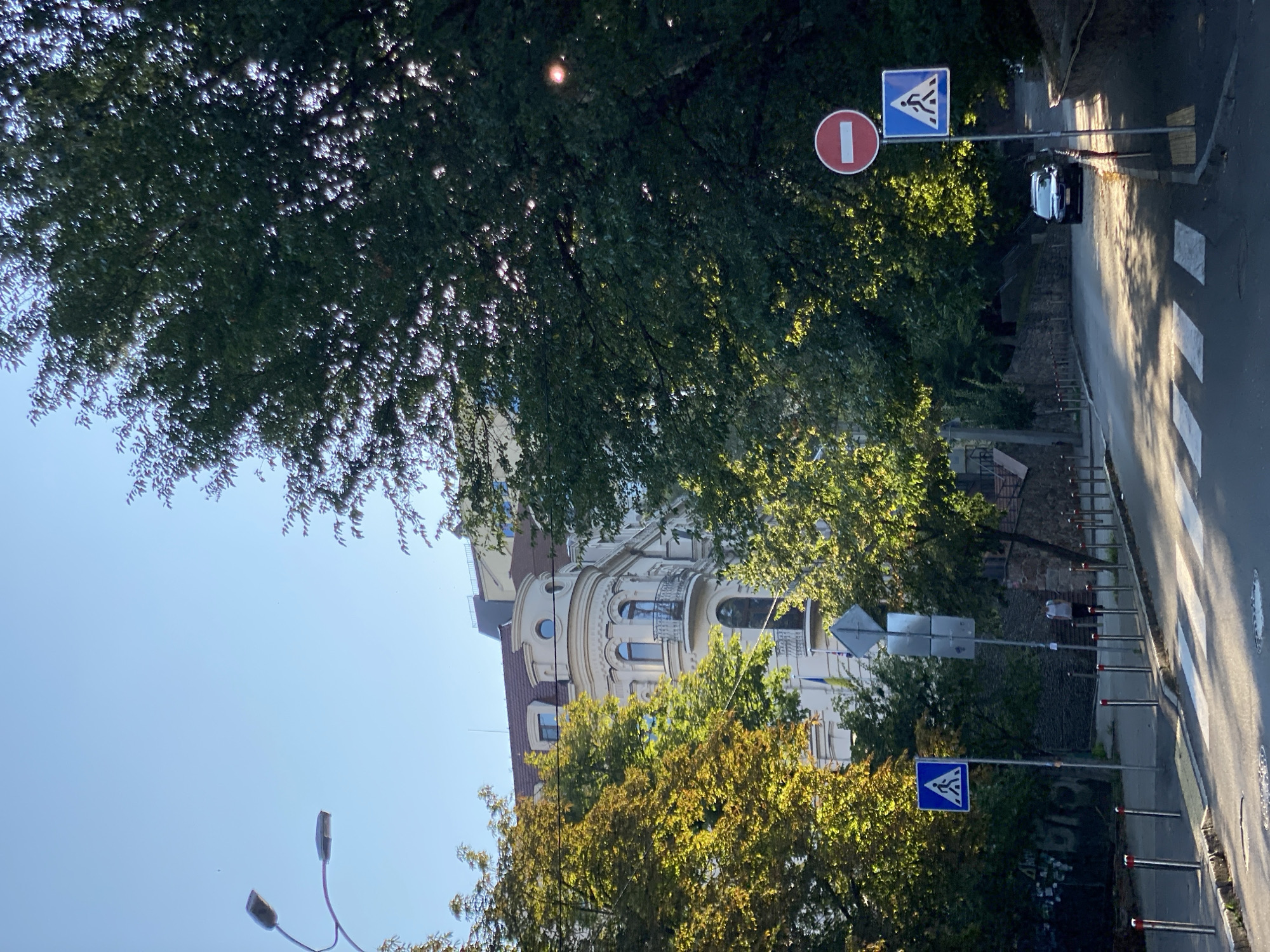 Kyiv streets and a gilded interior, one August morning