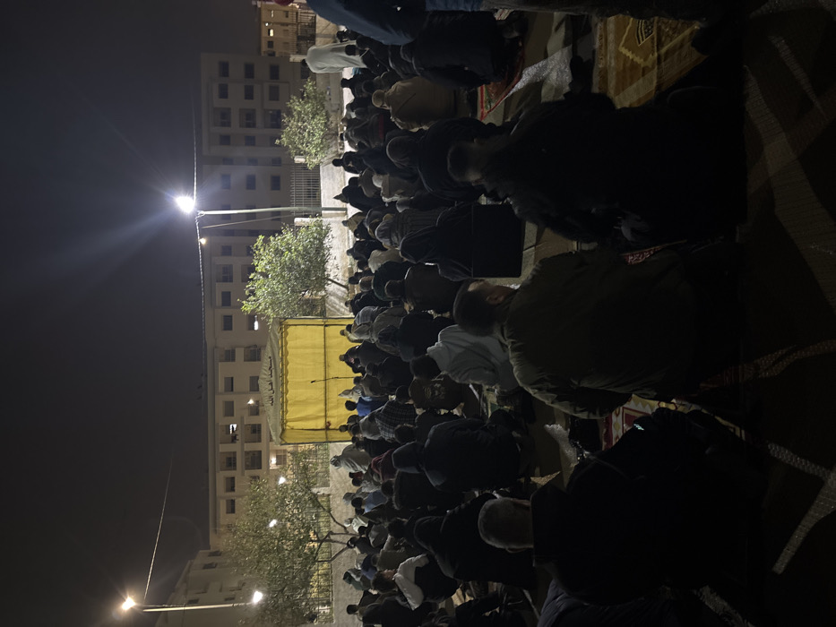 Large nighttime religious gathering draws hundreds to Fez plaza