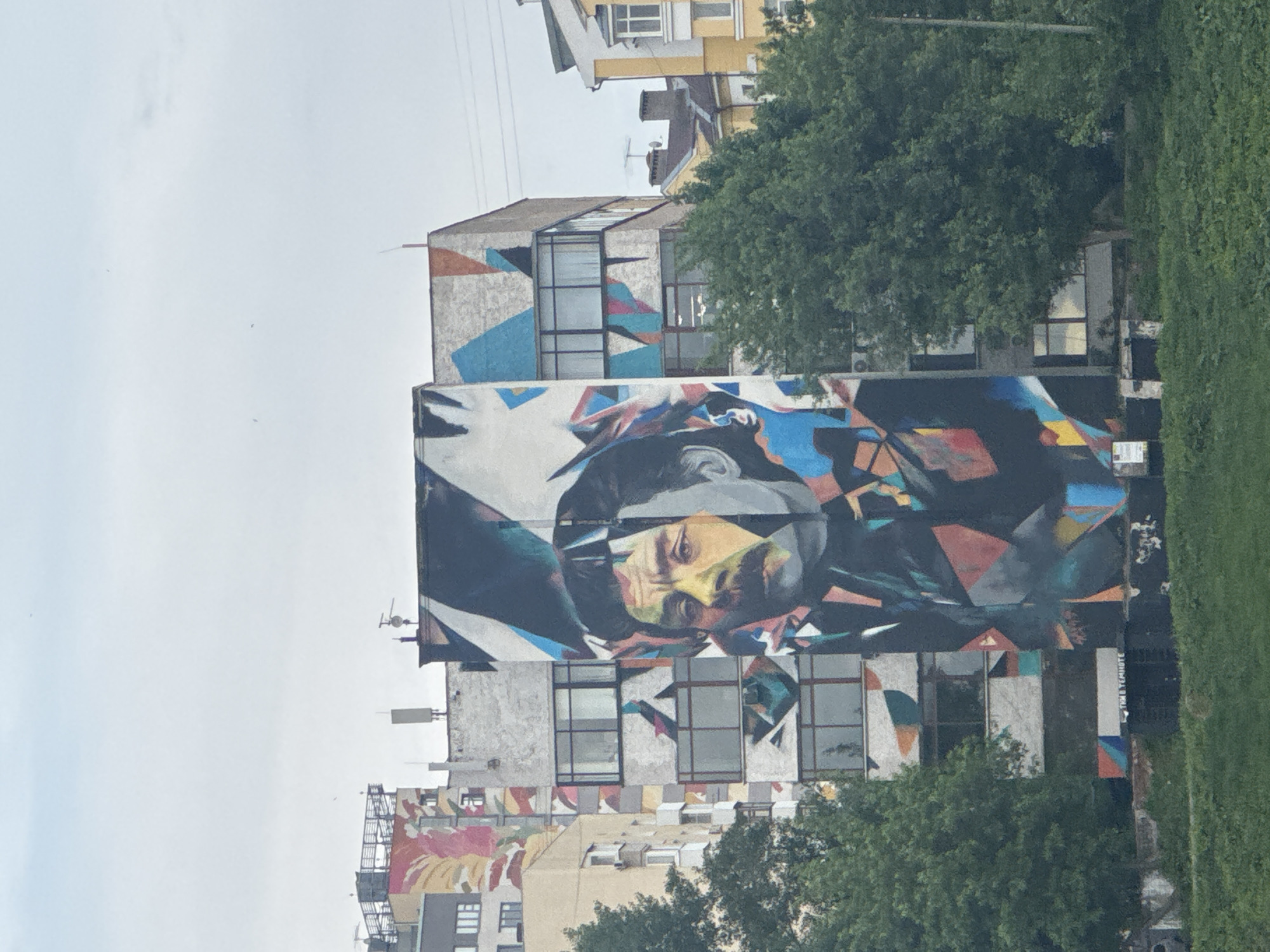 Tourist documents churches, restaurants, street art in Nizhny Novgorod