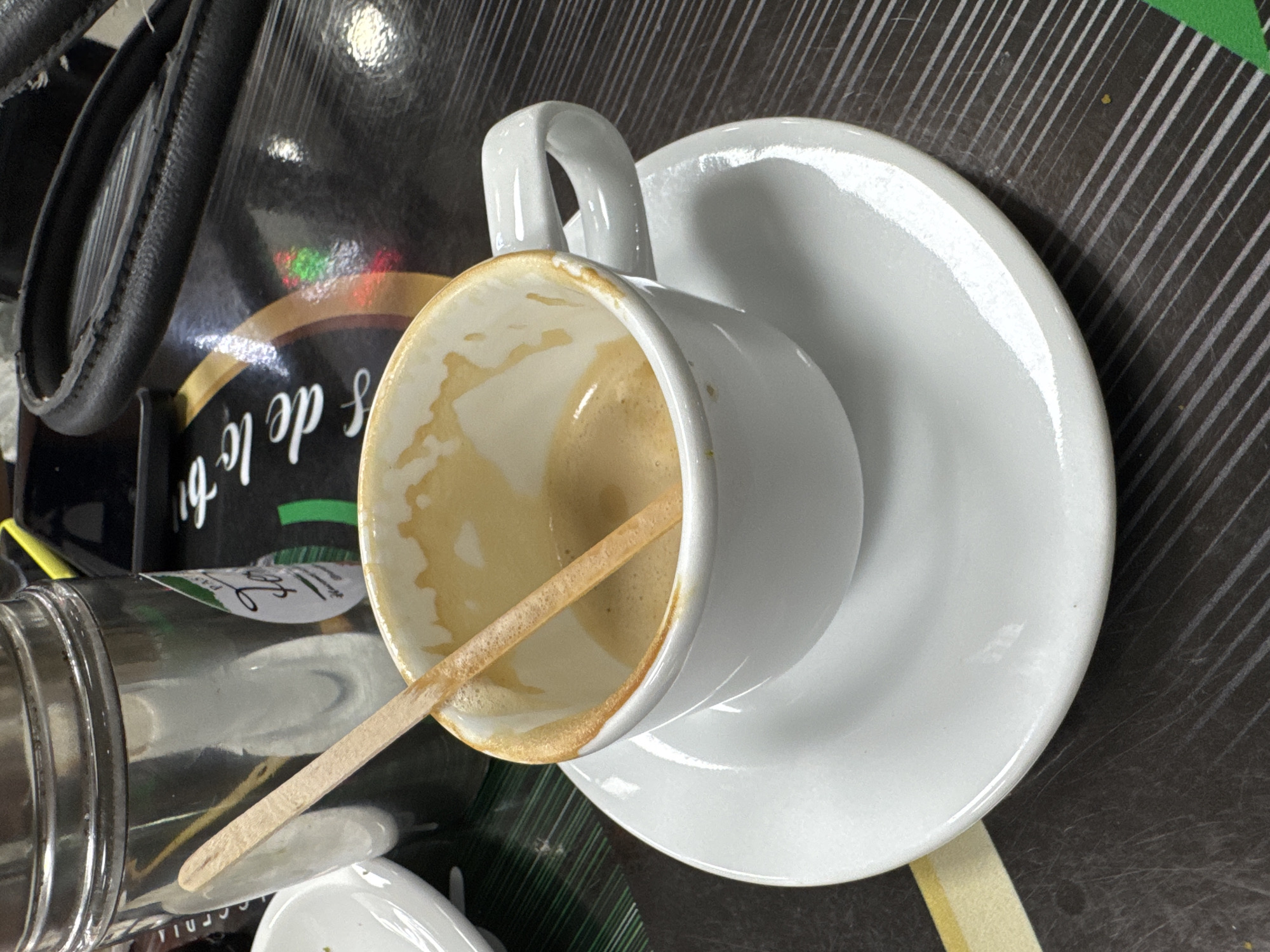 Coffee break scene documented in Maracay, Venezuela