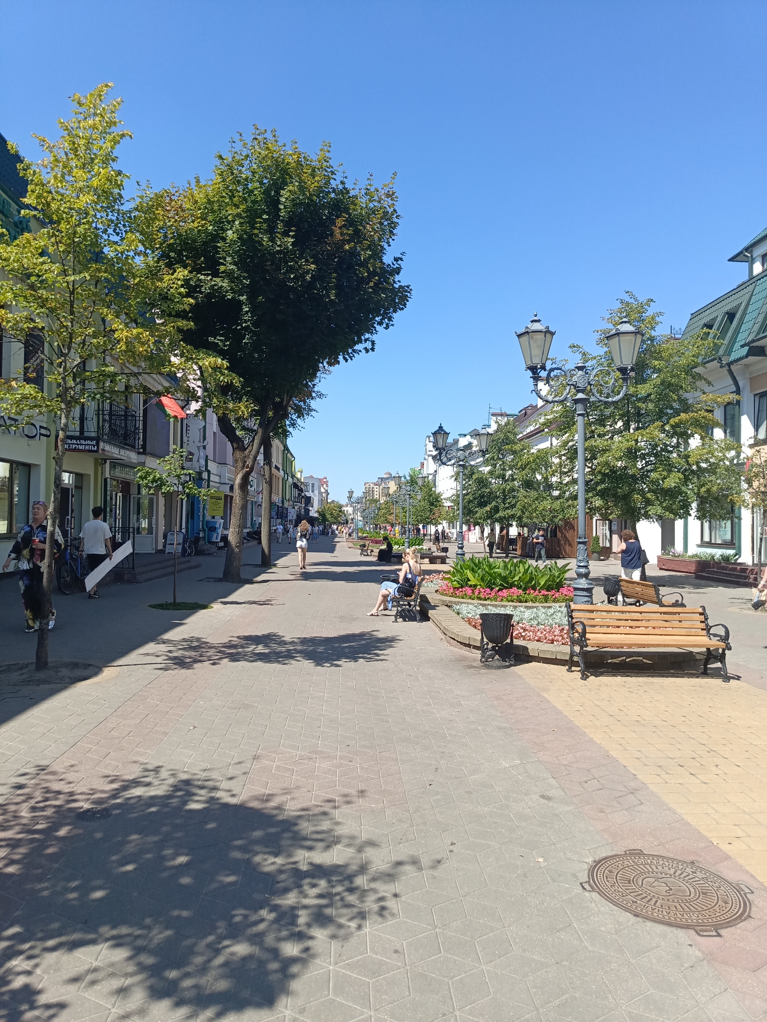 Monuments, streets, and a giant donut in Brest, Belarus