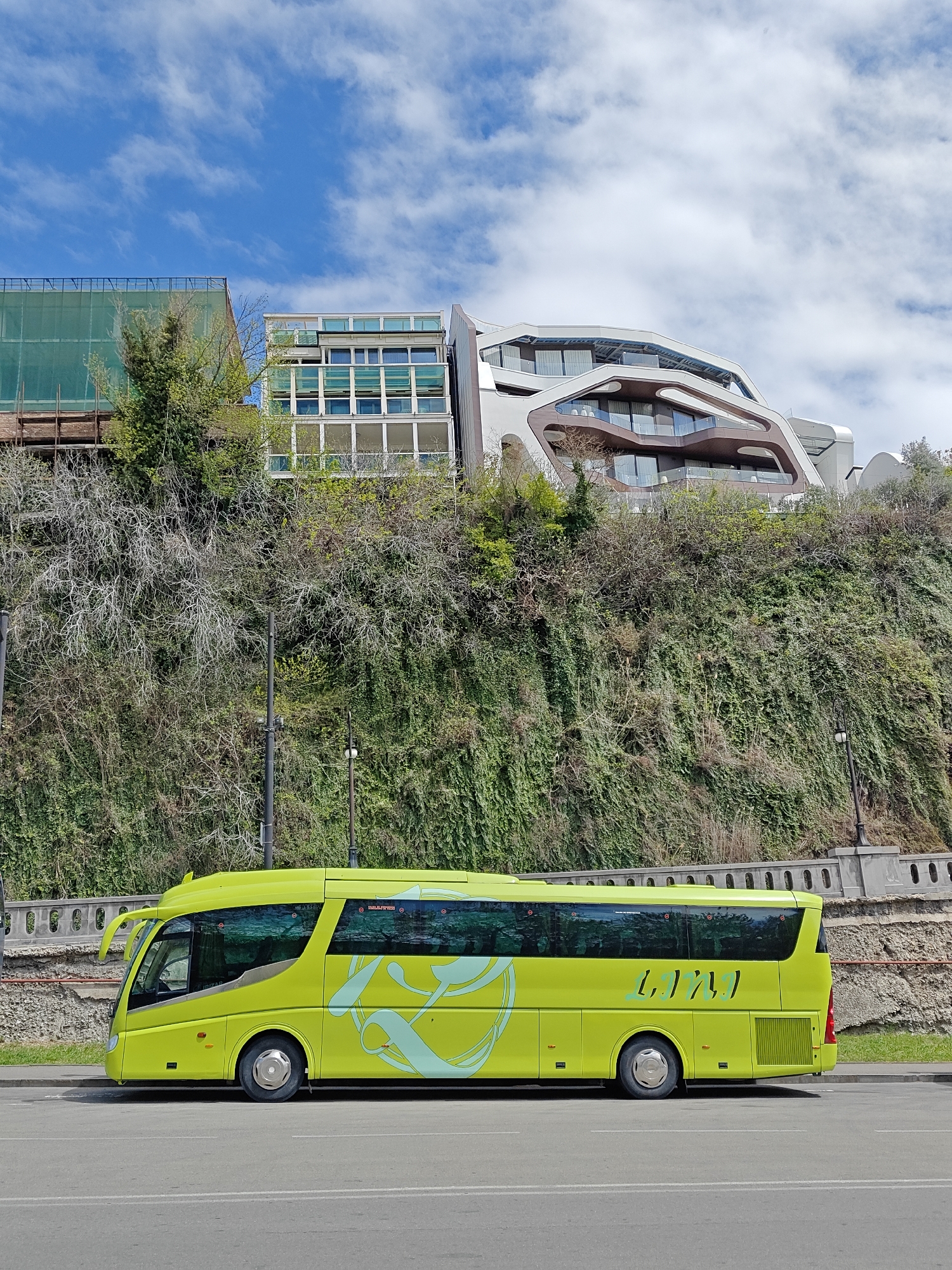 Spring morning scenes documented across Tbilisi, Georgia