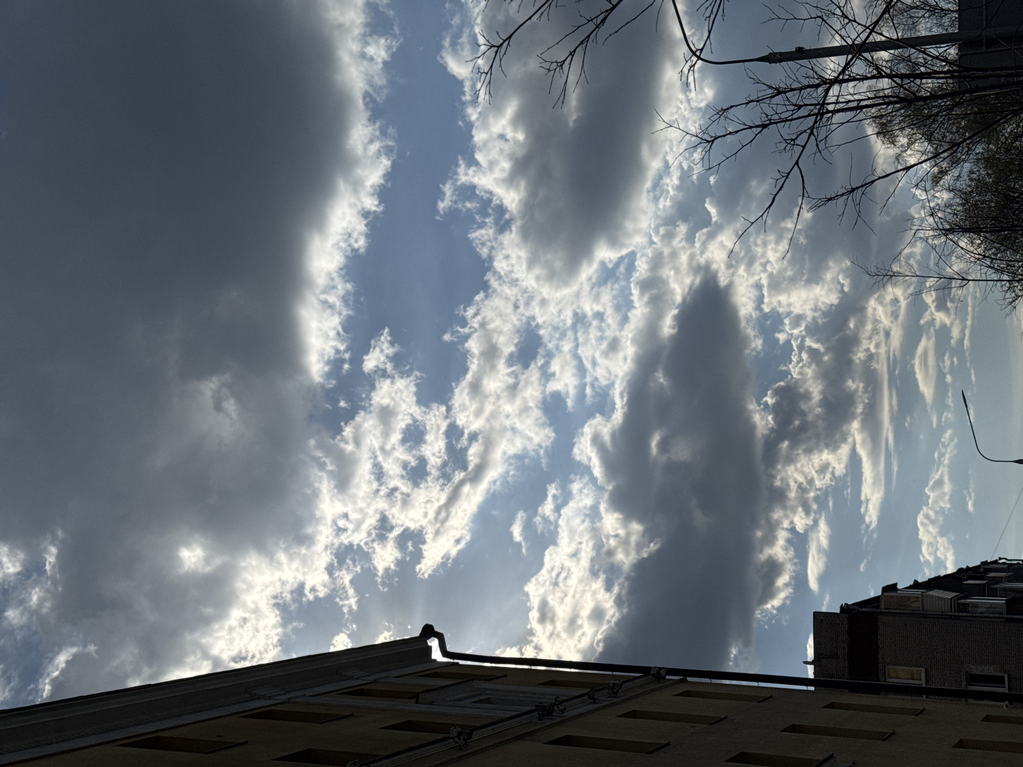 Moscow witness captures dramatic afternoon sky with storm clouds