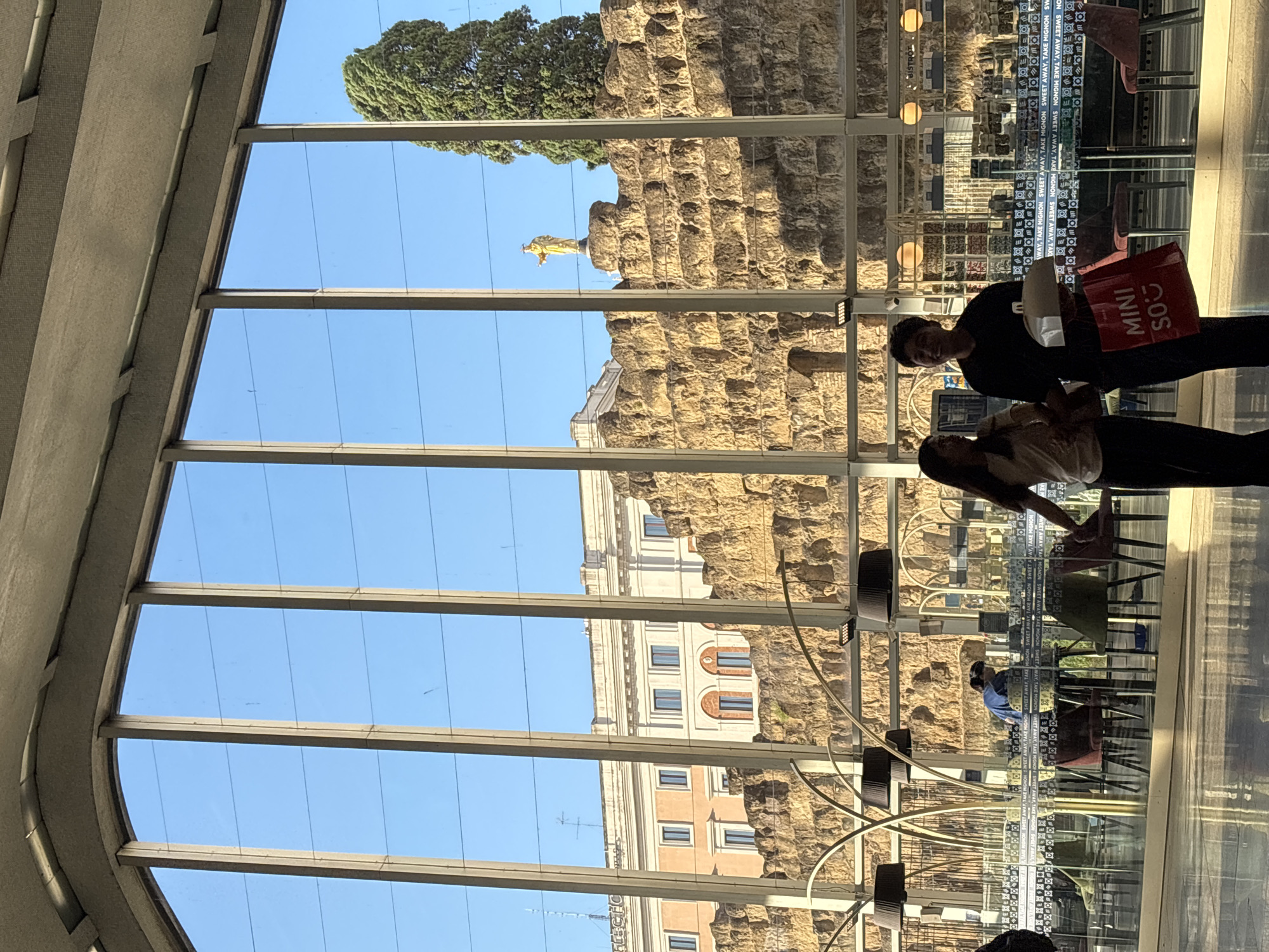 Tourist documents afternoon journey through Rome dining and transit locations