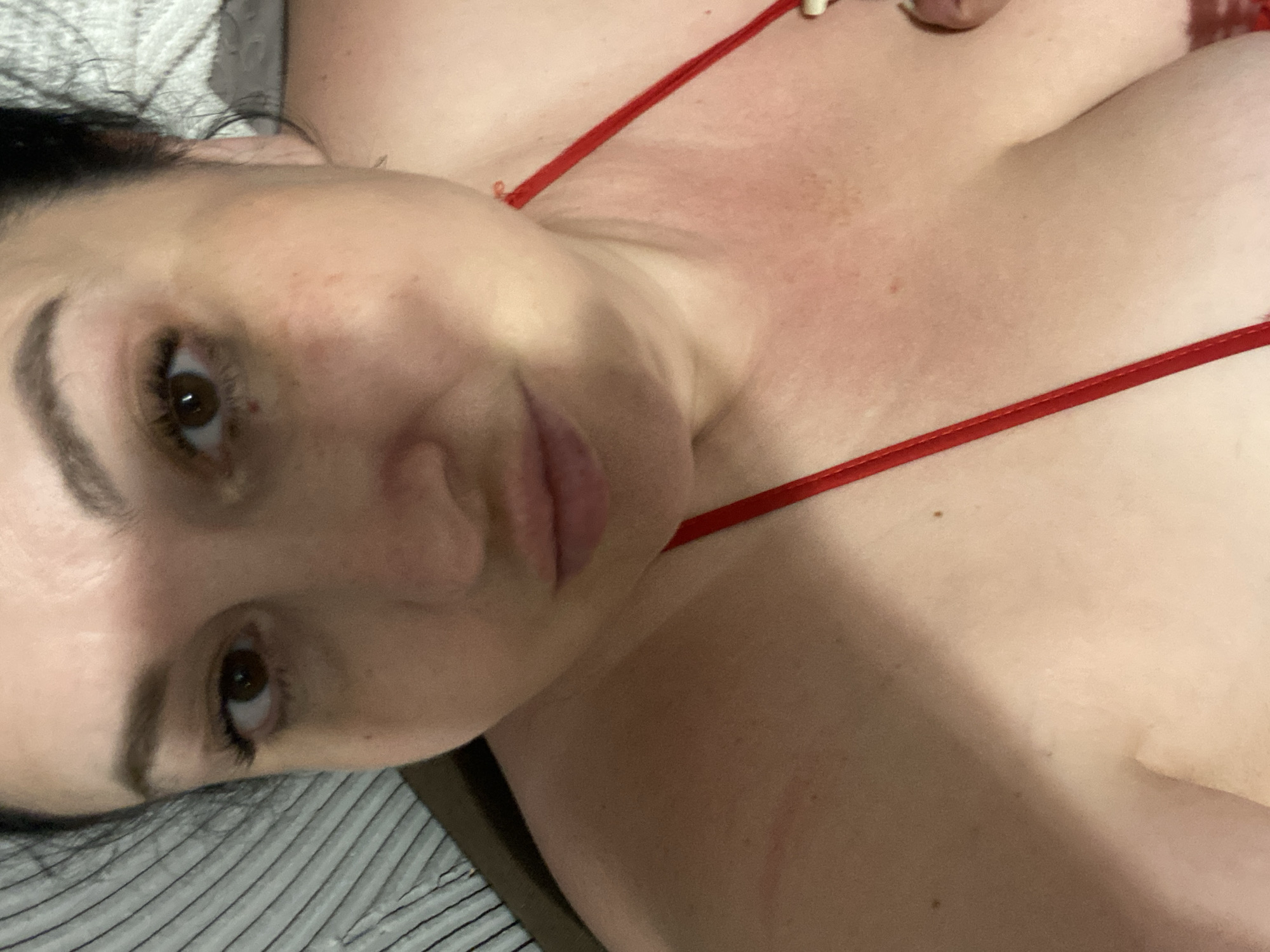 Close-up selfies and detail shots from a Rozkvit setting