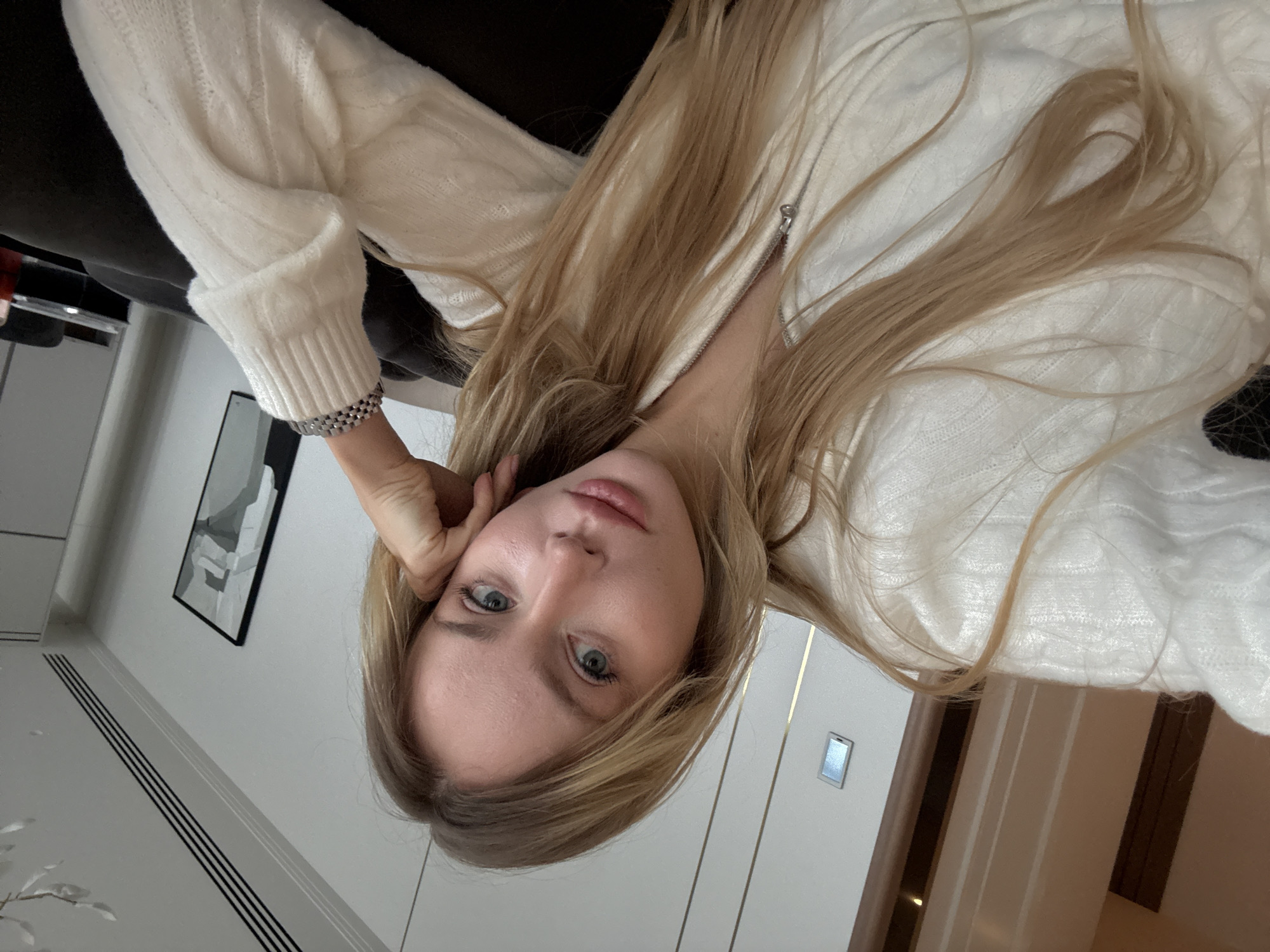Woman photographed in casual portrait pose in Moscow