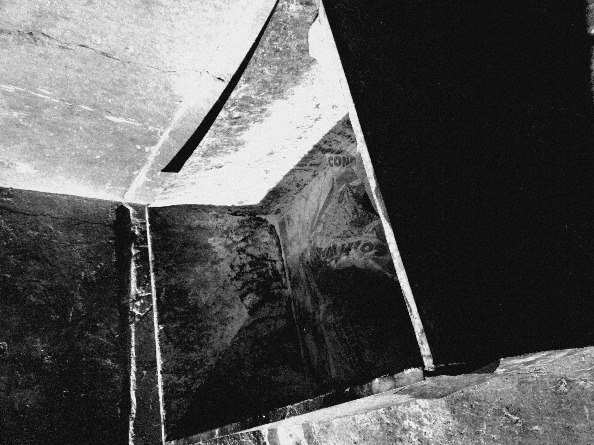 Industrial facility conditions documented through 17 witness memories