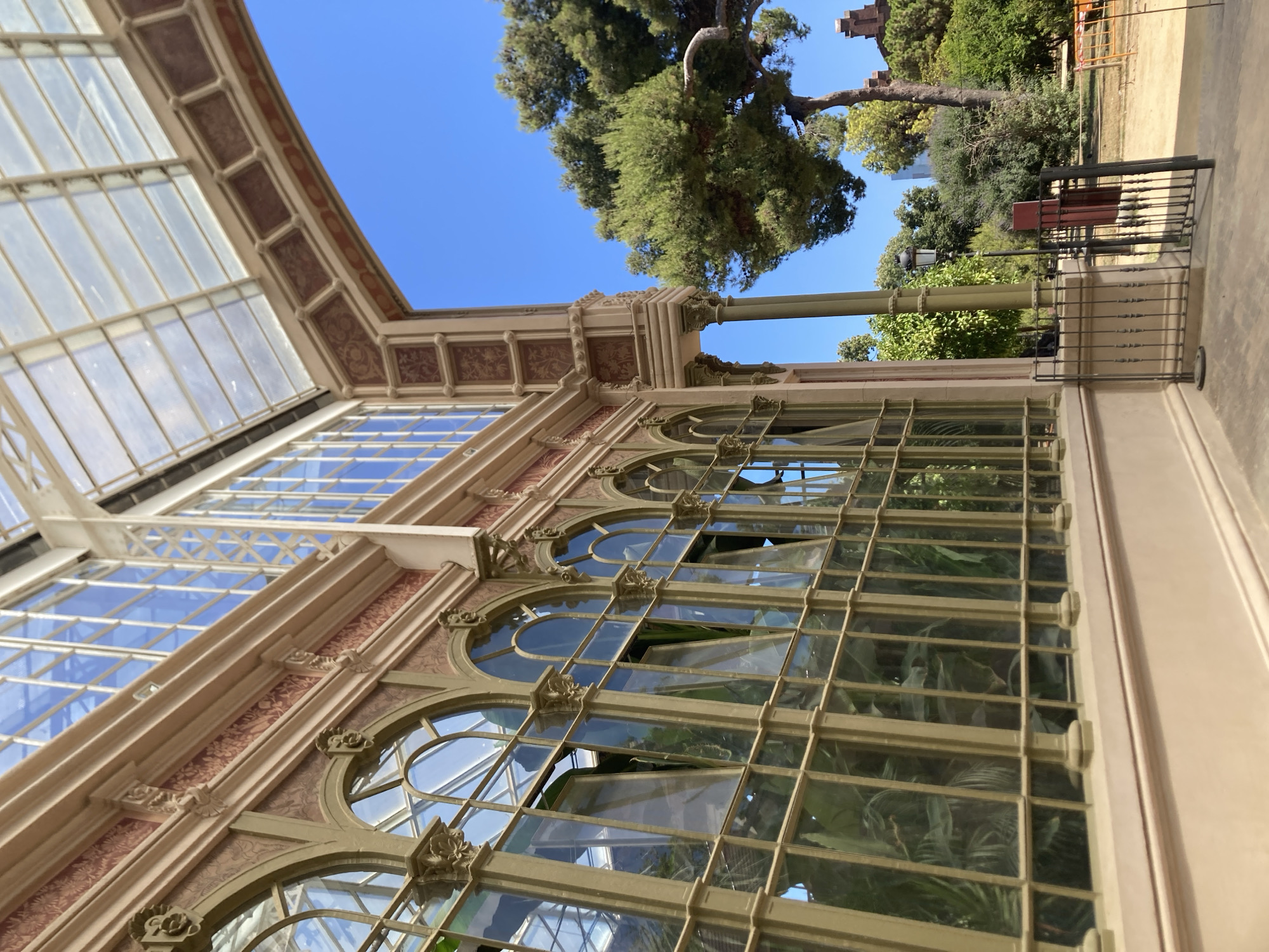 Exploring Ciutadella Park's gardens and greenhouse on a sunny afternoon