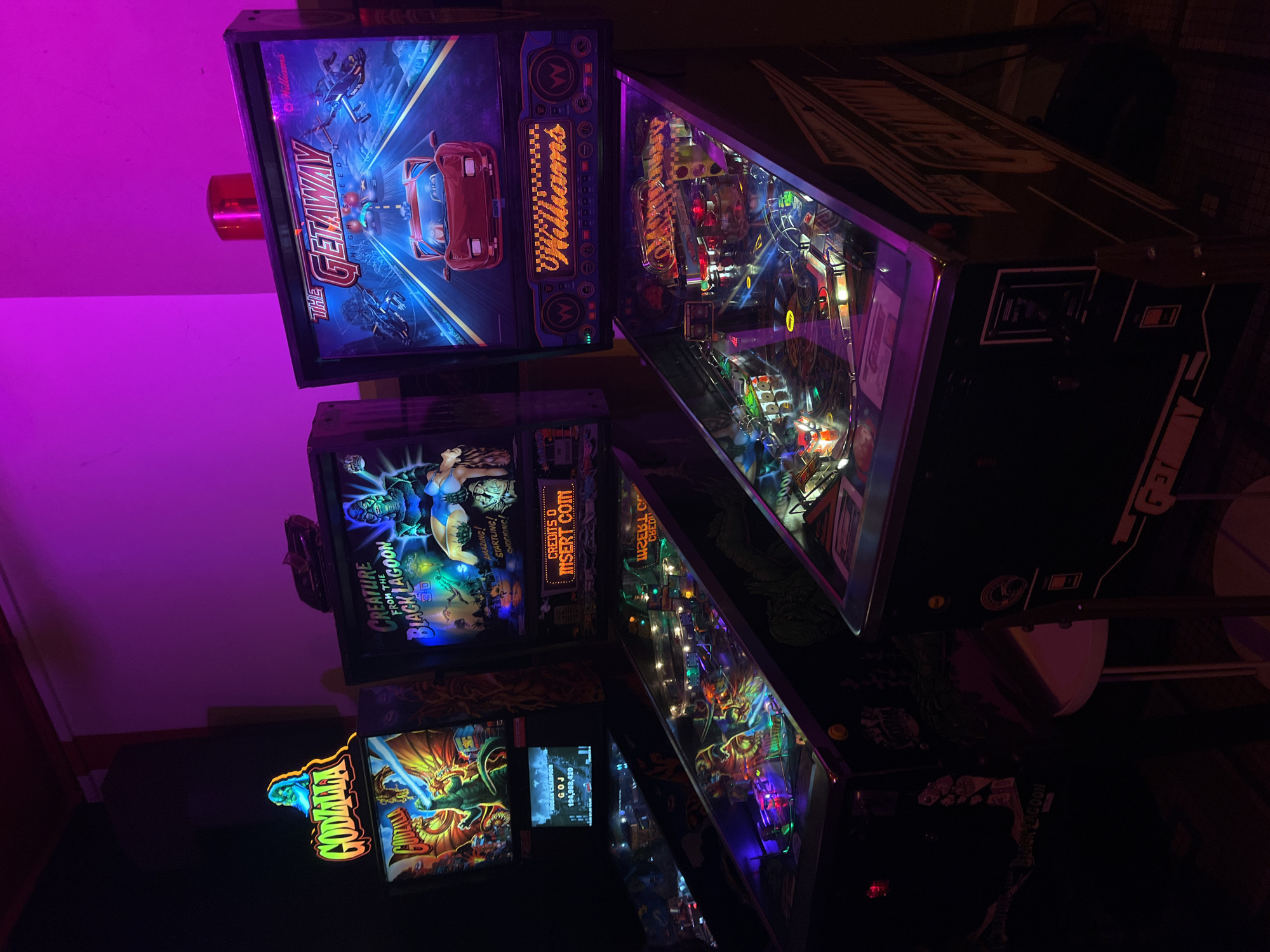 Gaming venue with pinball machines, foosball documented in Lyon