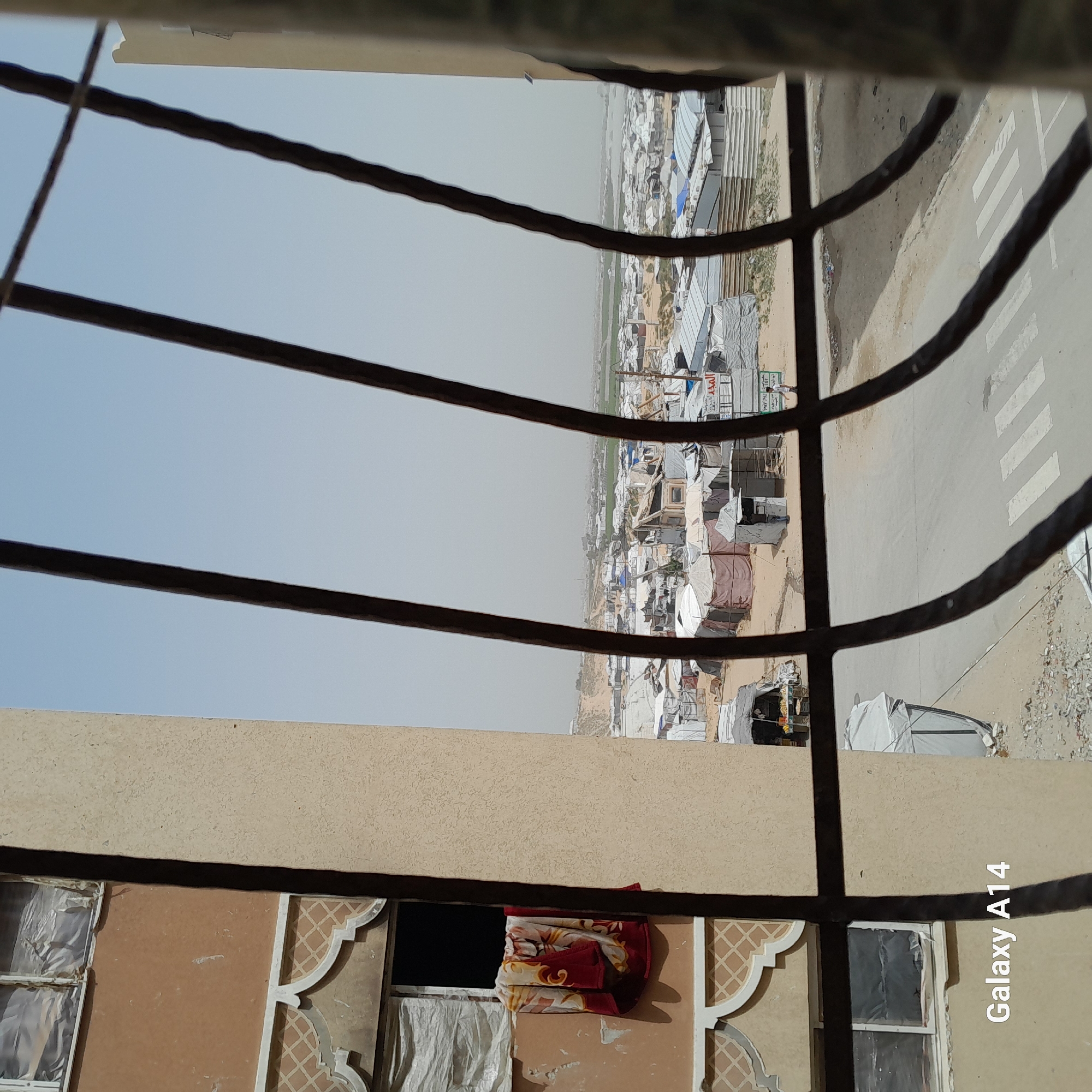 Witness documents crowded settlement conditions in Khan Yunis