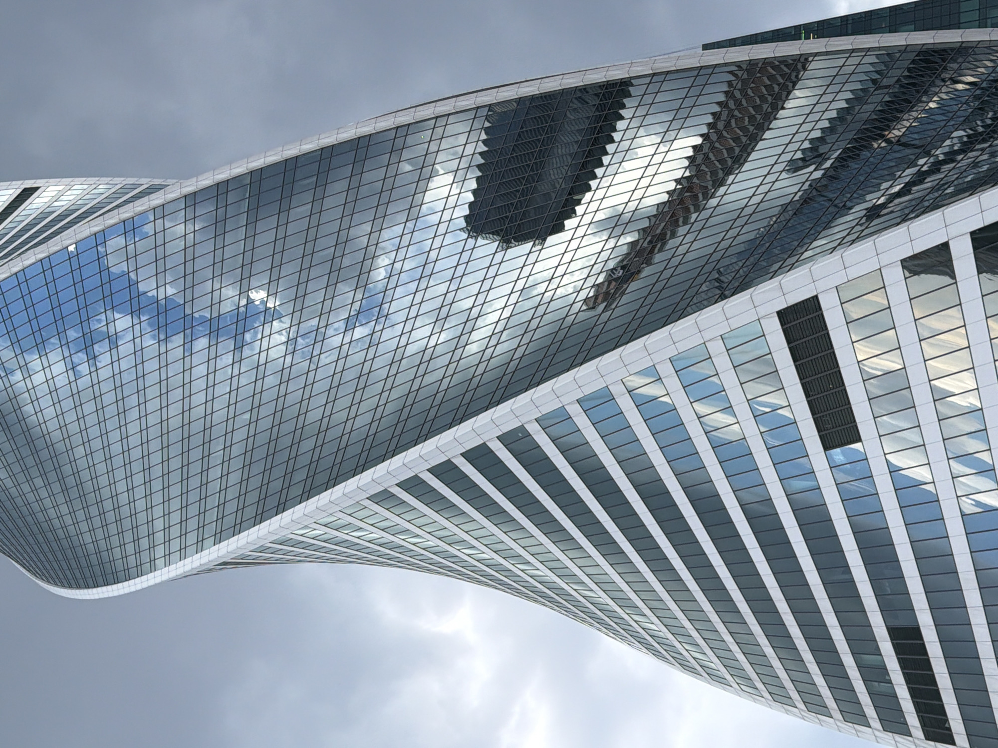 Witness captures Moscow City business district scenes over 38 minutes