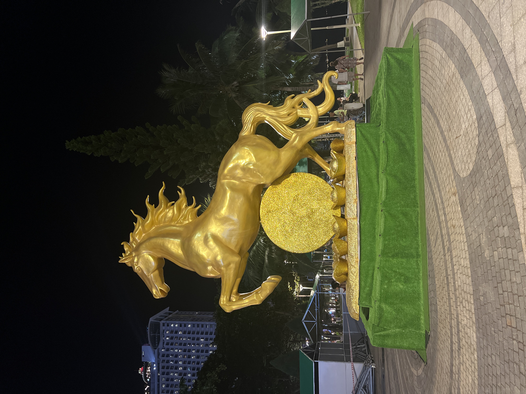 Nha Trang's beachfront strip buzzing with performers and street vendors