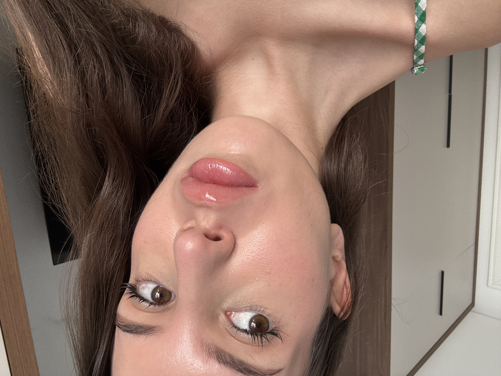 Woman documents morning routine through selfies and detail shots