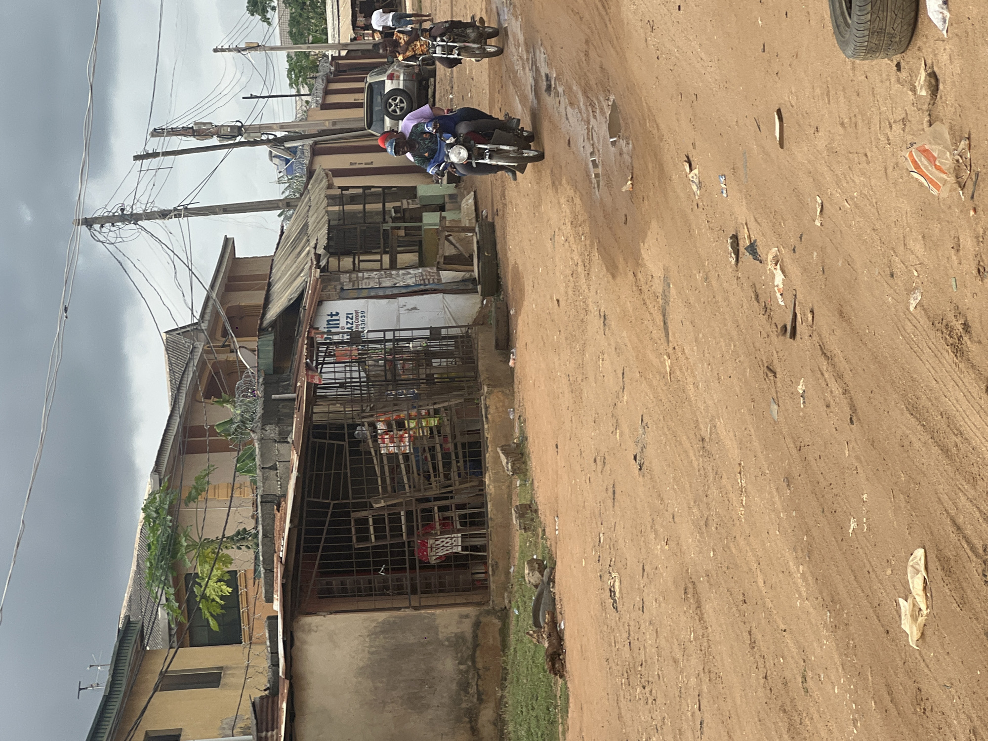Daily life documented on streets of Egan, Nigeria