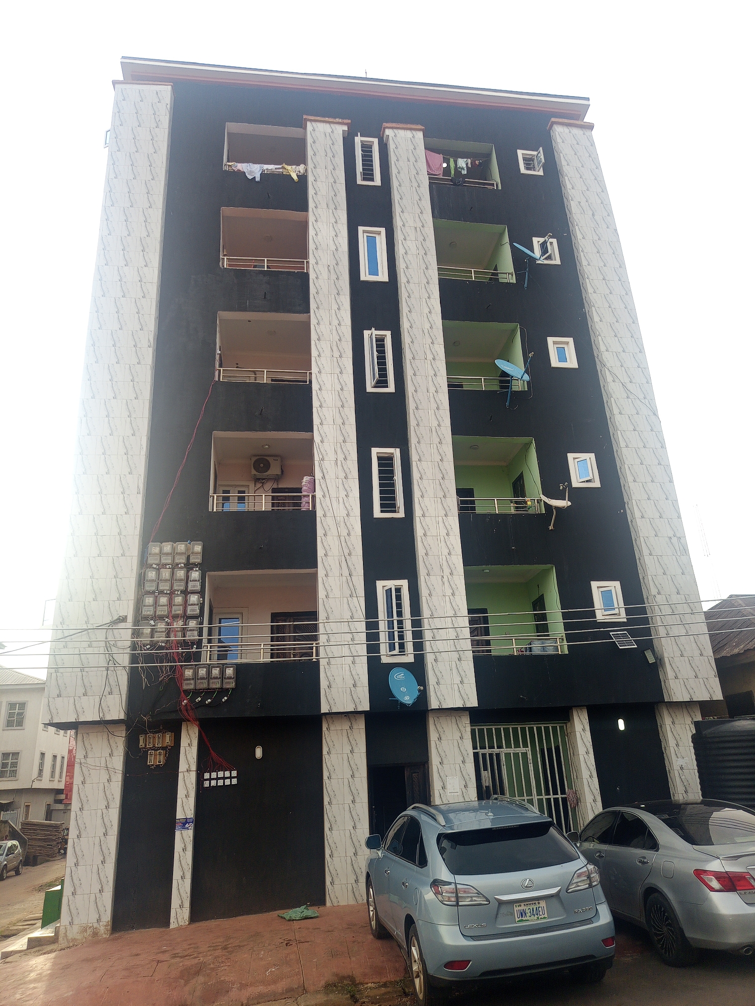 Everyday street life across Enugu on a June afternoon