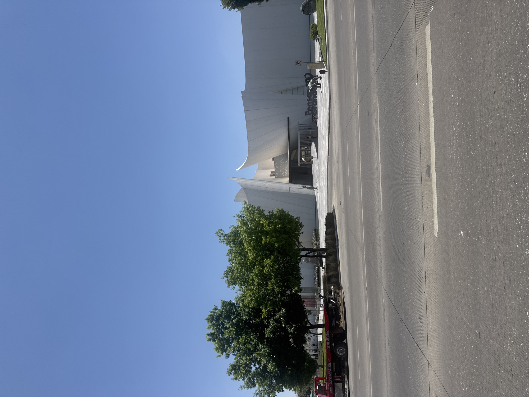 Sunny street scene documented in San Bernardino Tlaxcalancingo