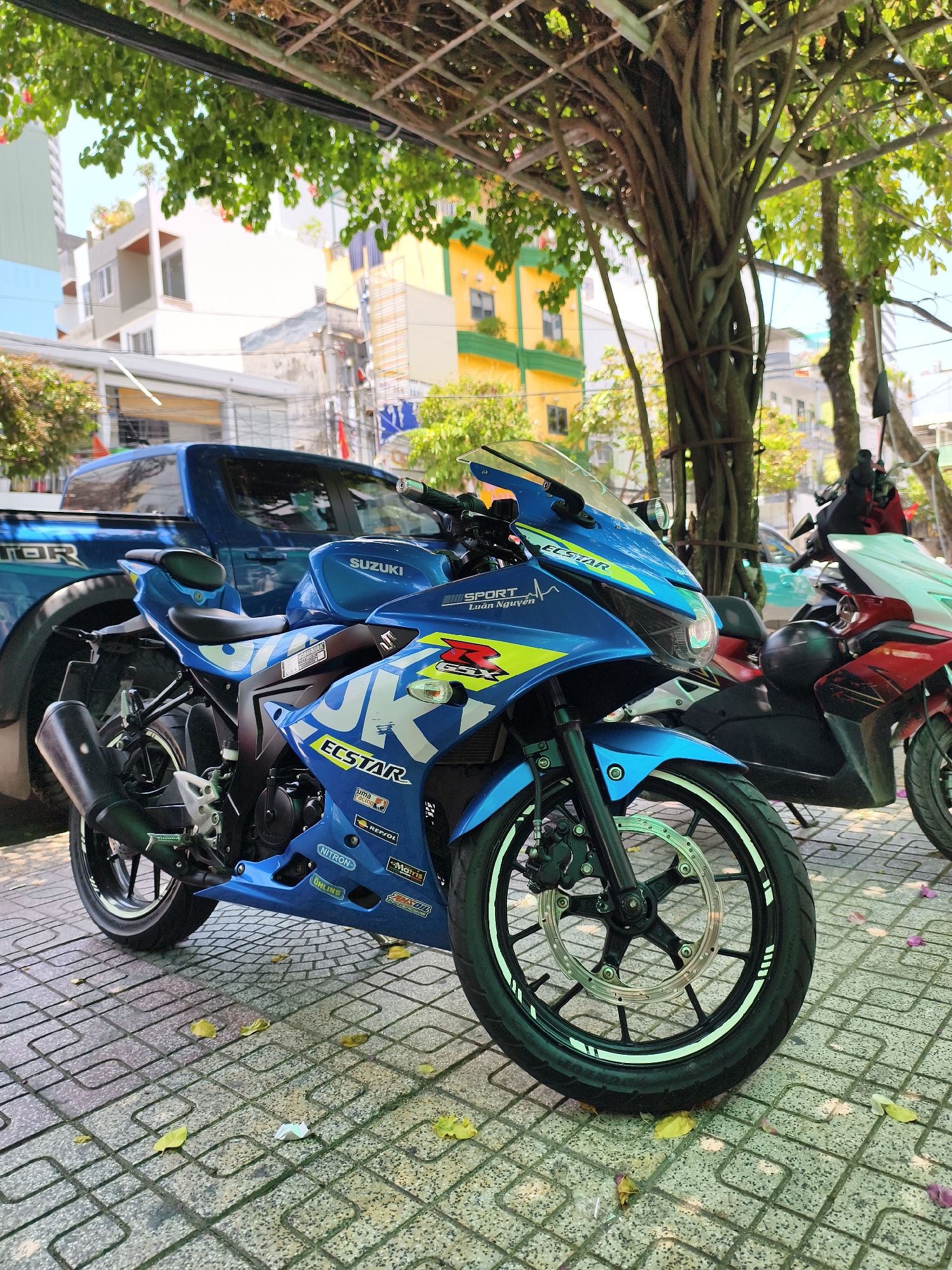 Morning street activity documented in Nha Trang Ward